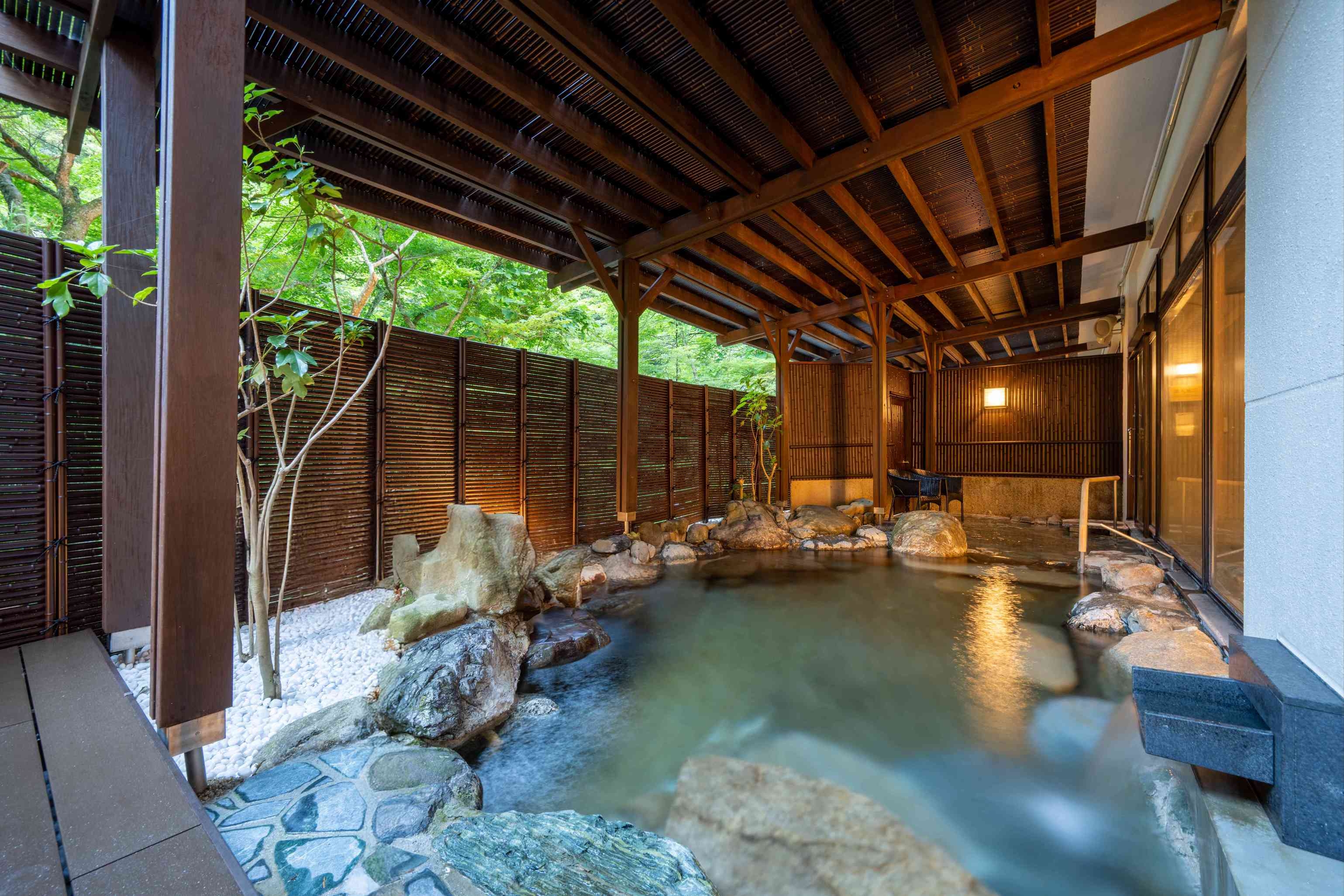 近場でほっと一息♪ 北陸三県在住者限定プラン＜かに尽くしアルコール飲み放題付夕朝食プラン＞