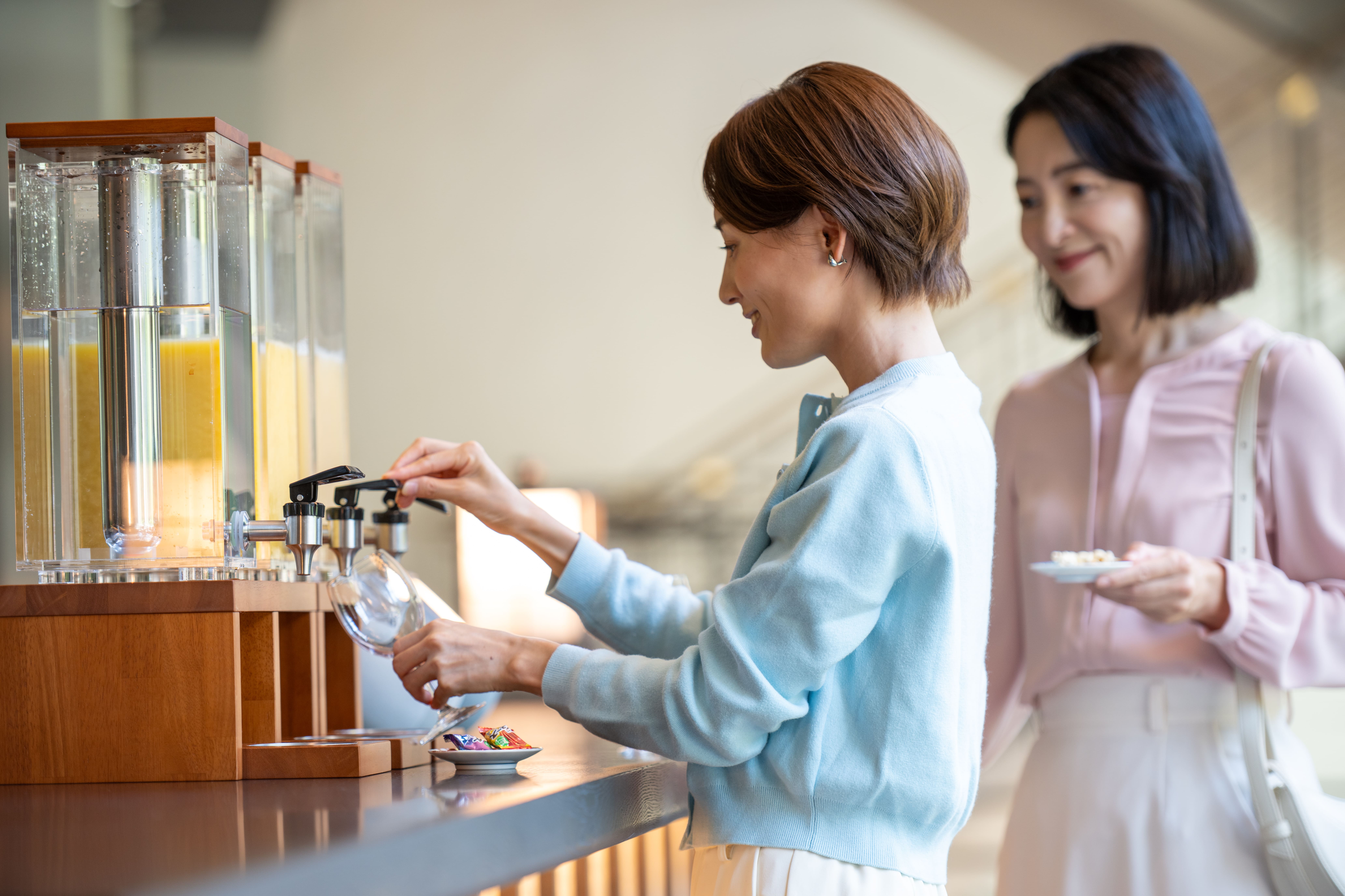 ロビー　ラウンジ　ウェルカムドリンク　イメージ