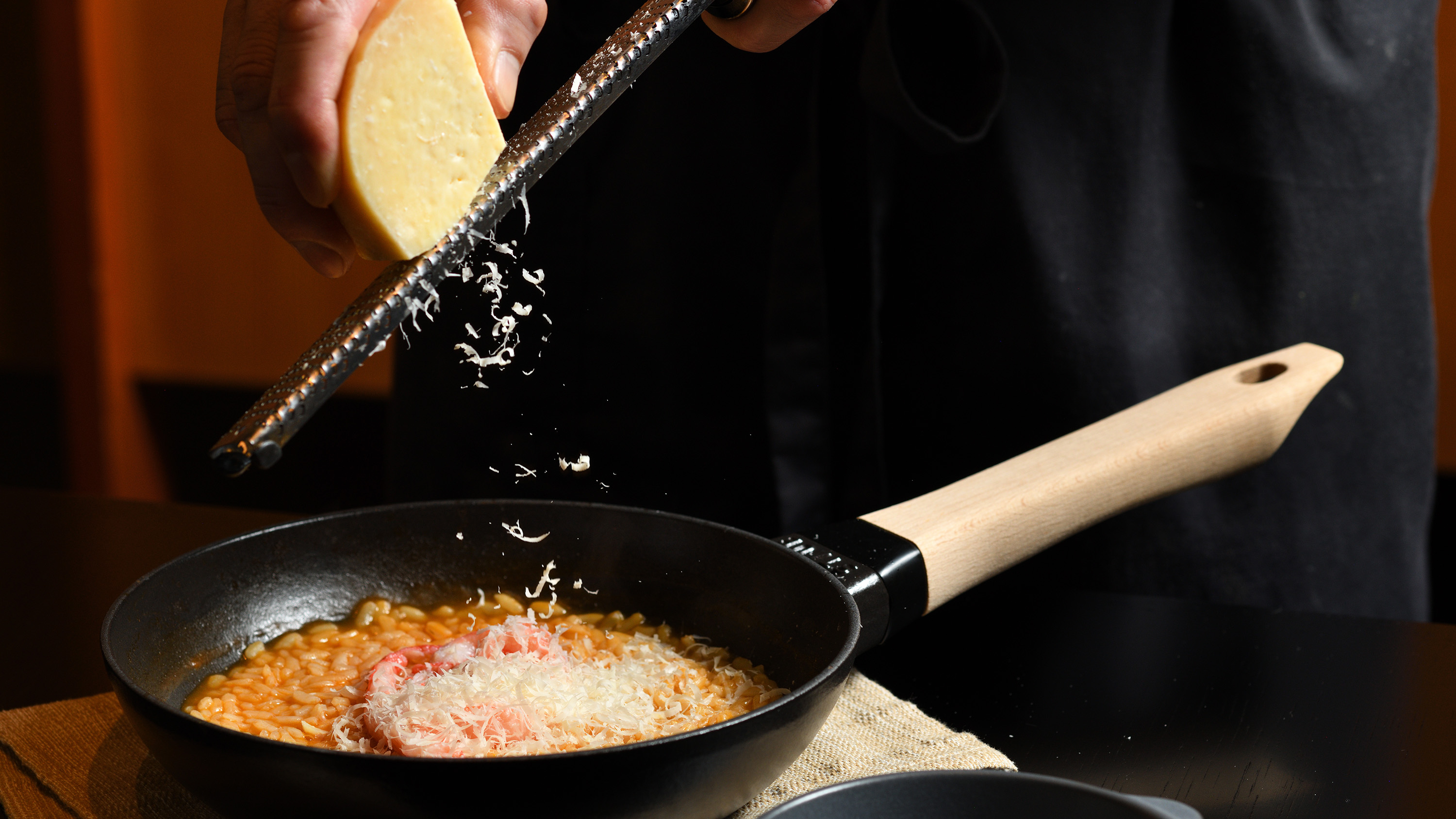 夕食（コースメニュー例）／リゾット｜目の前で仕上げるシメのリゾット※イメージ