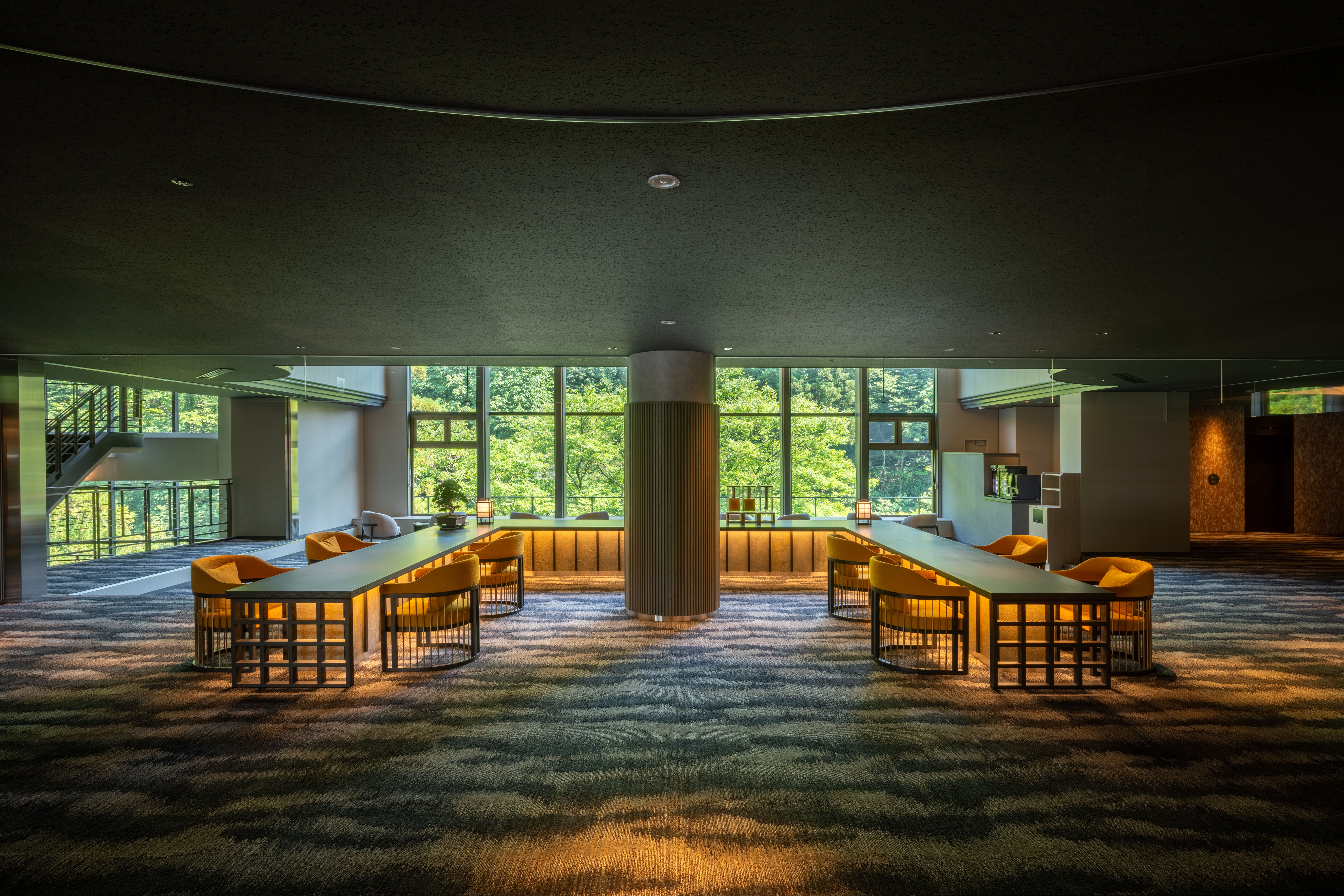 ロビー　ラウンジ　昼