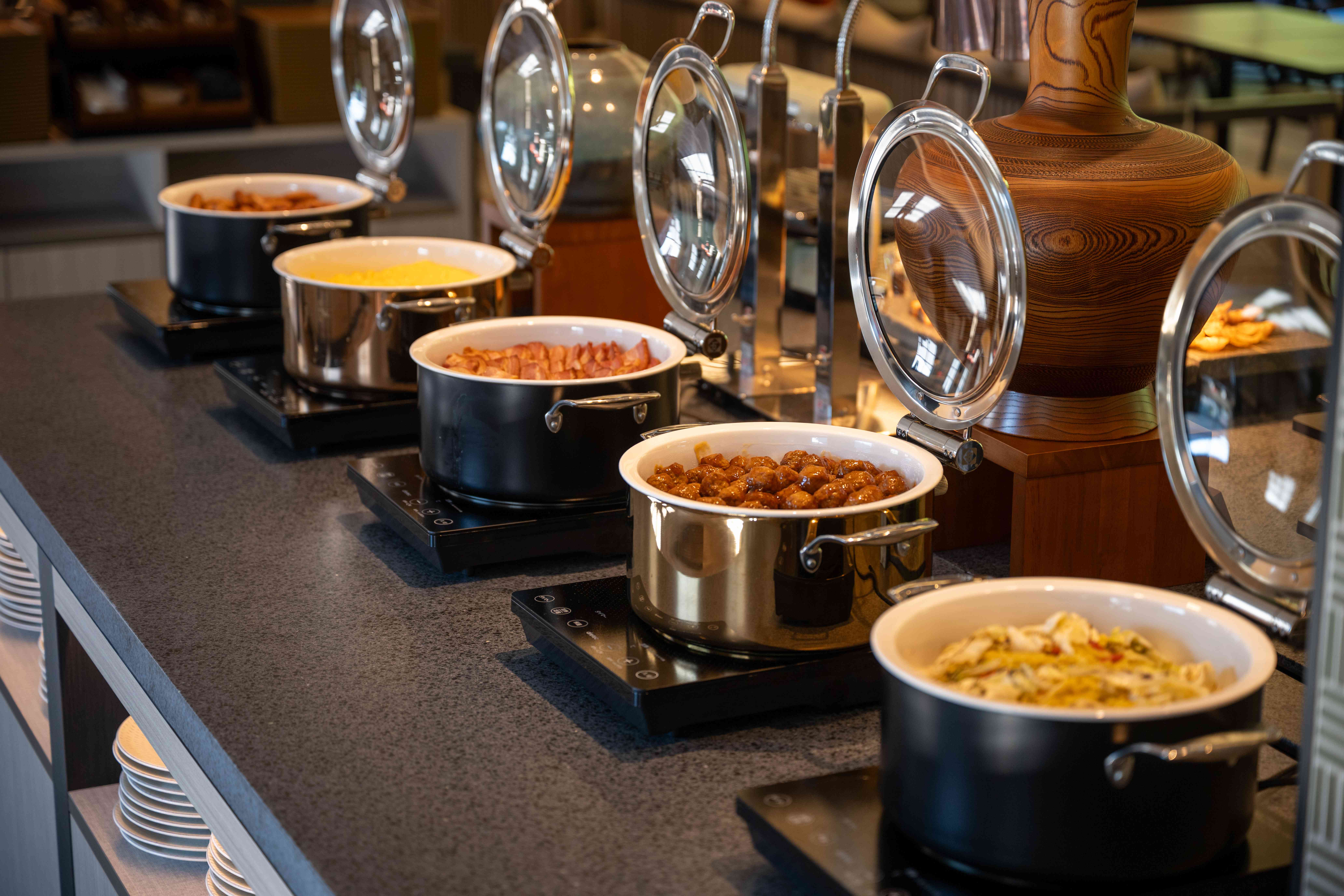 夕食ビュッフェ　提供例