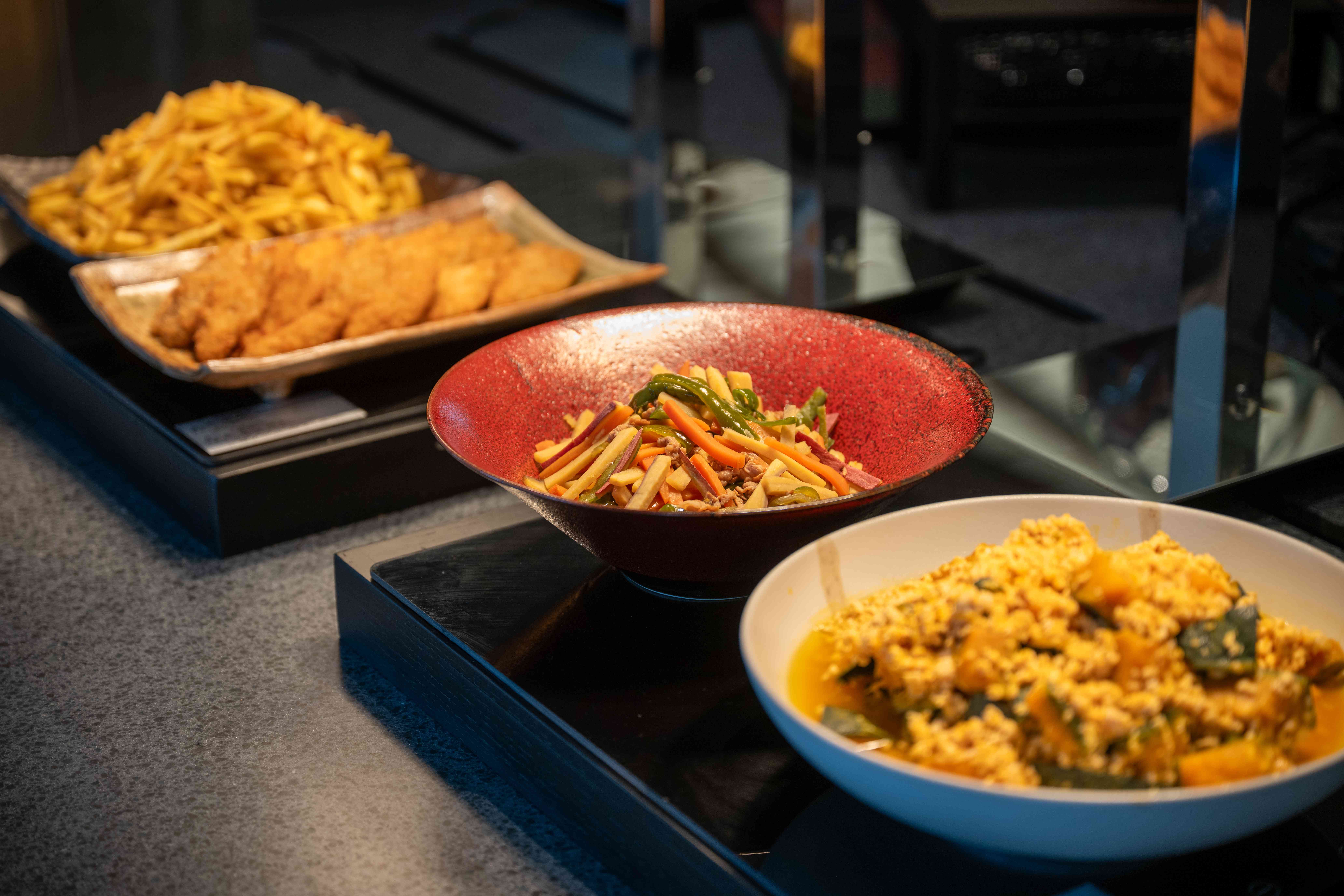 夕食ビュッフェ　提供例