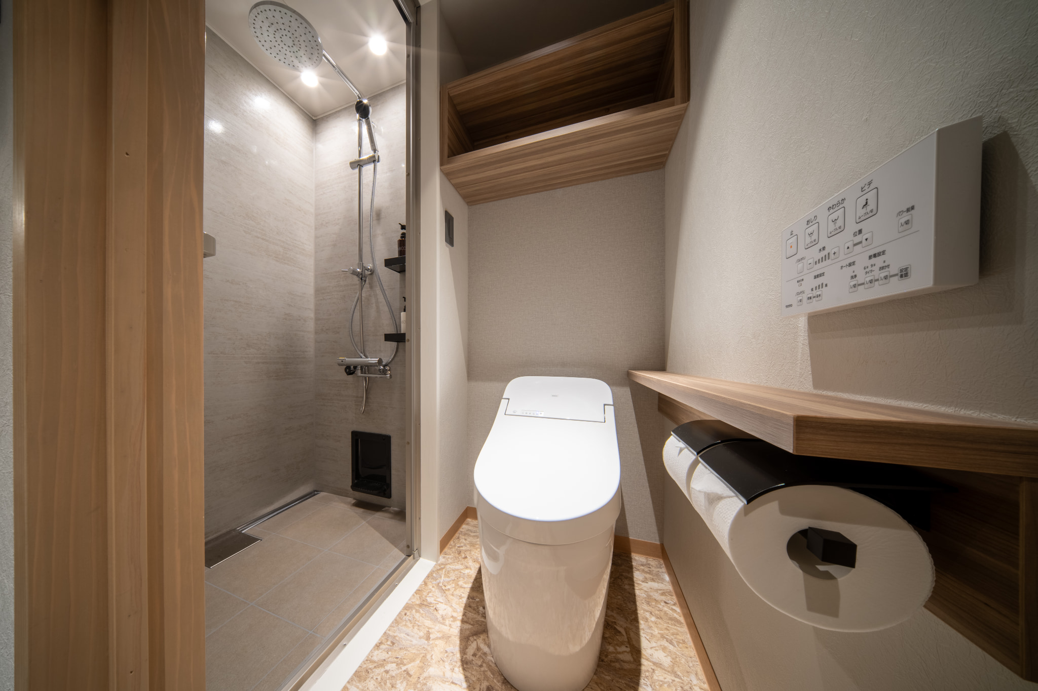 客室　スｰペリアダブル　シャワーブース　トイレ