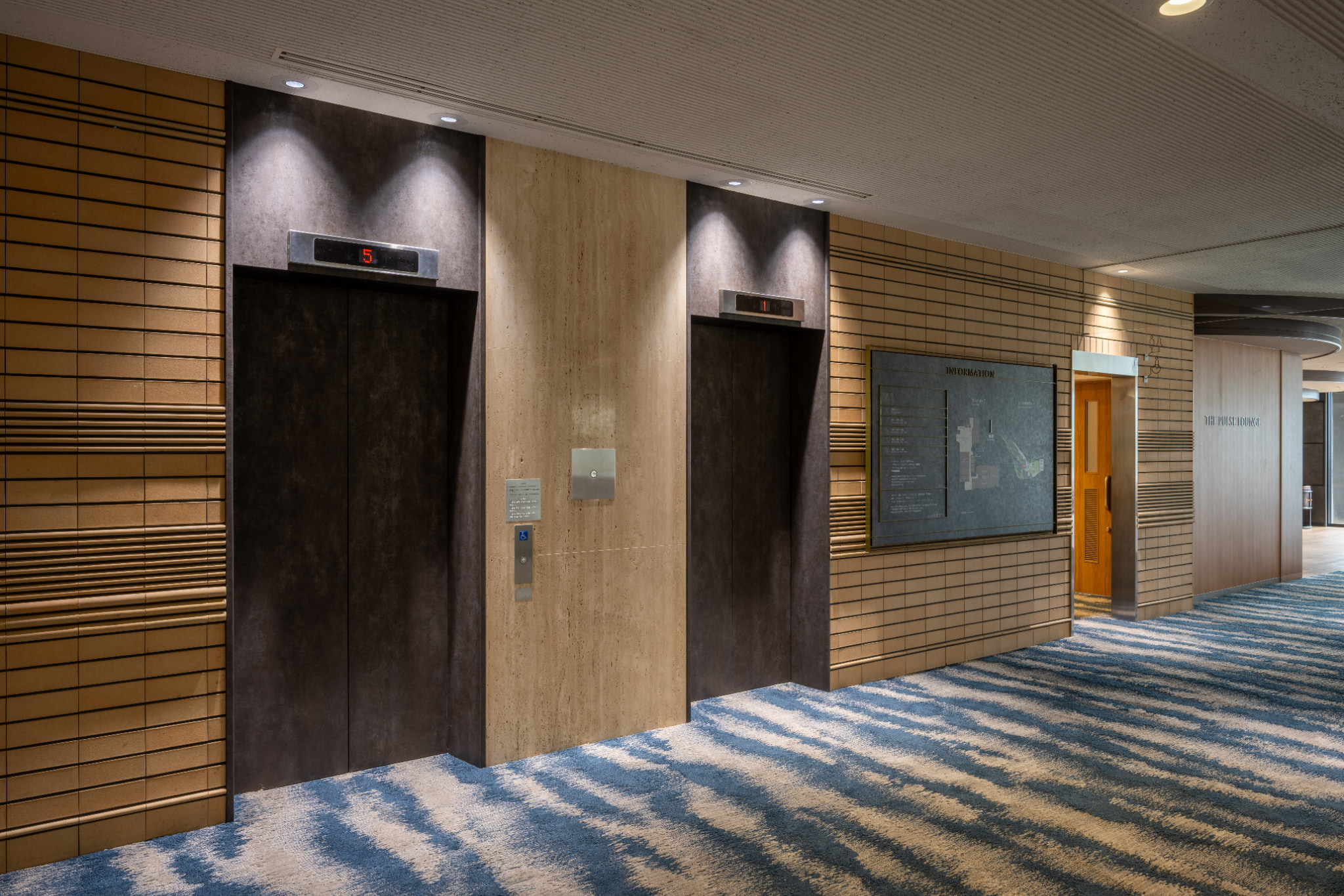 エレベーターホール