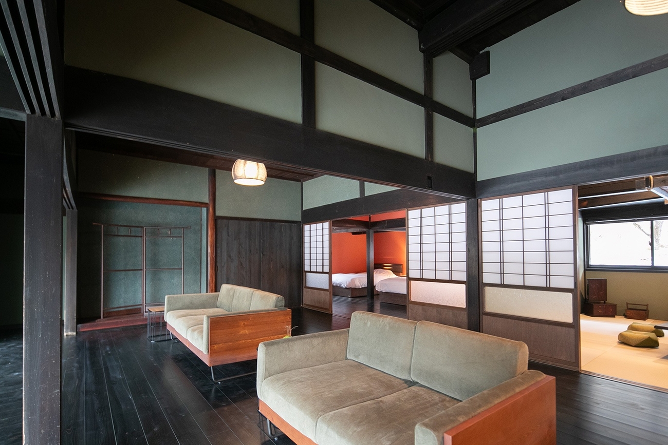 【木叢】大切な方とソファーで肩を寄せ合い、ゆっくりと語り過ごすのもおすすめです。