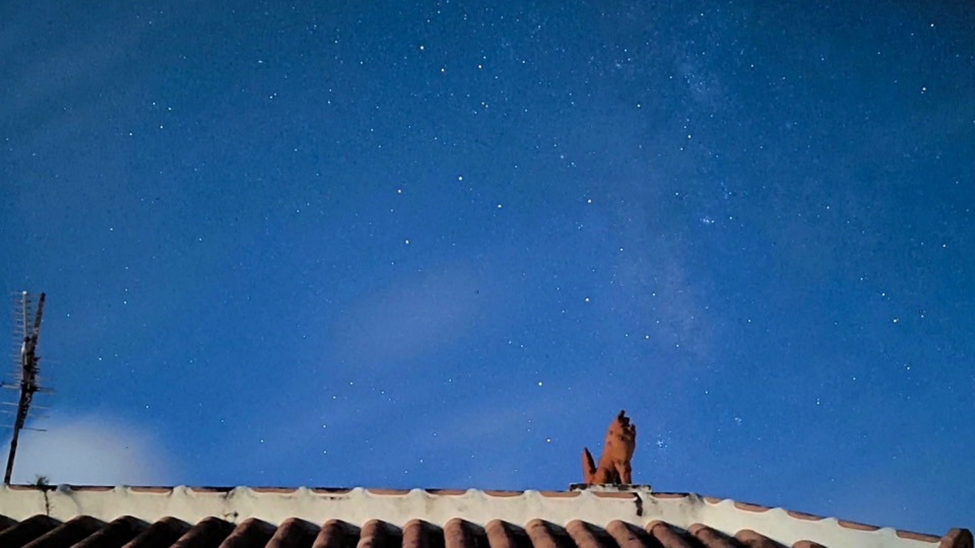 遮るものがほとんどない、満天の星空が宿から見えます