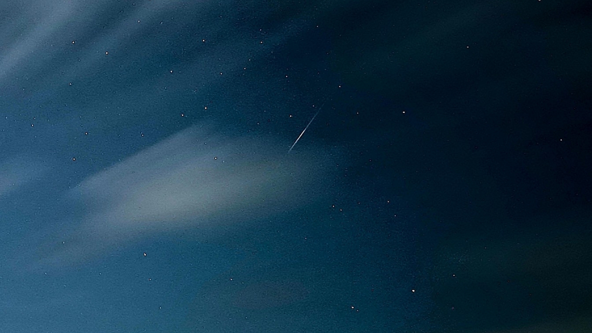 遮るものがほとんどない、満天の星空が宿から見えます