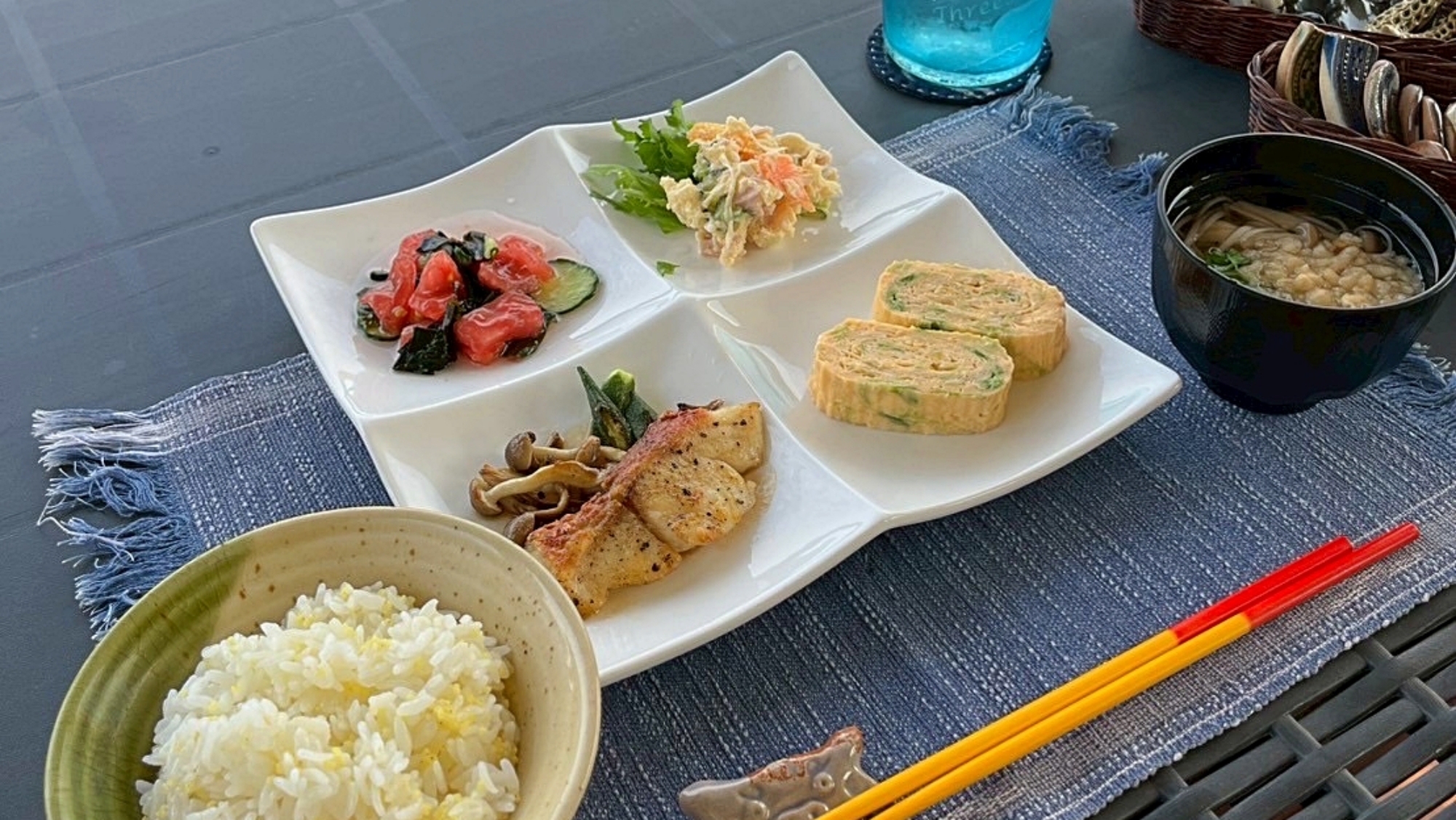 晴れた日はテラスでの朝食が最高です！