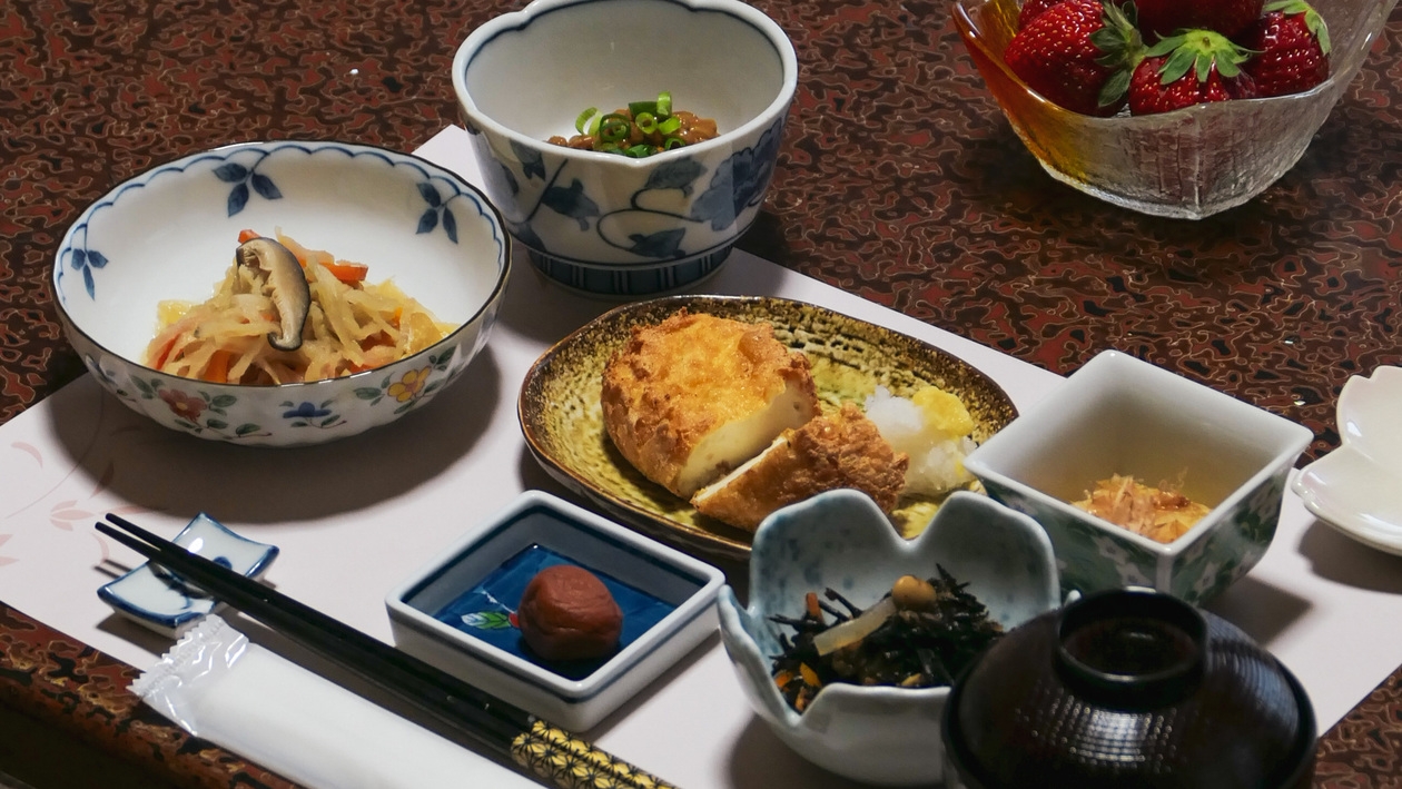 【2食付】自家製の出来立てのお豆腐が名物♪旬の野菜をふんだんに取り入れたご夕食とご朝食付きプラン