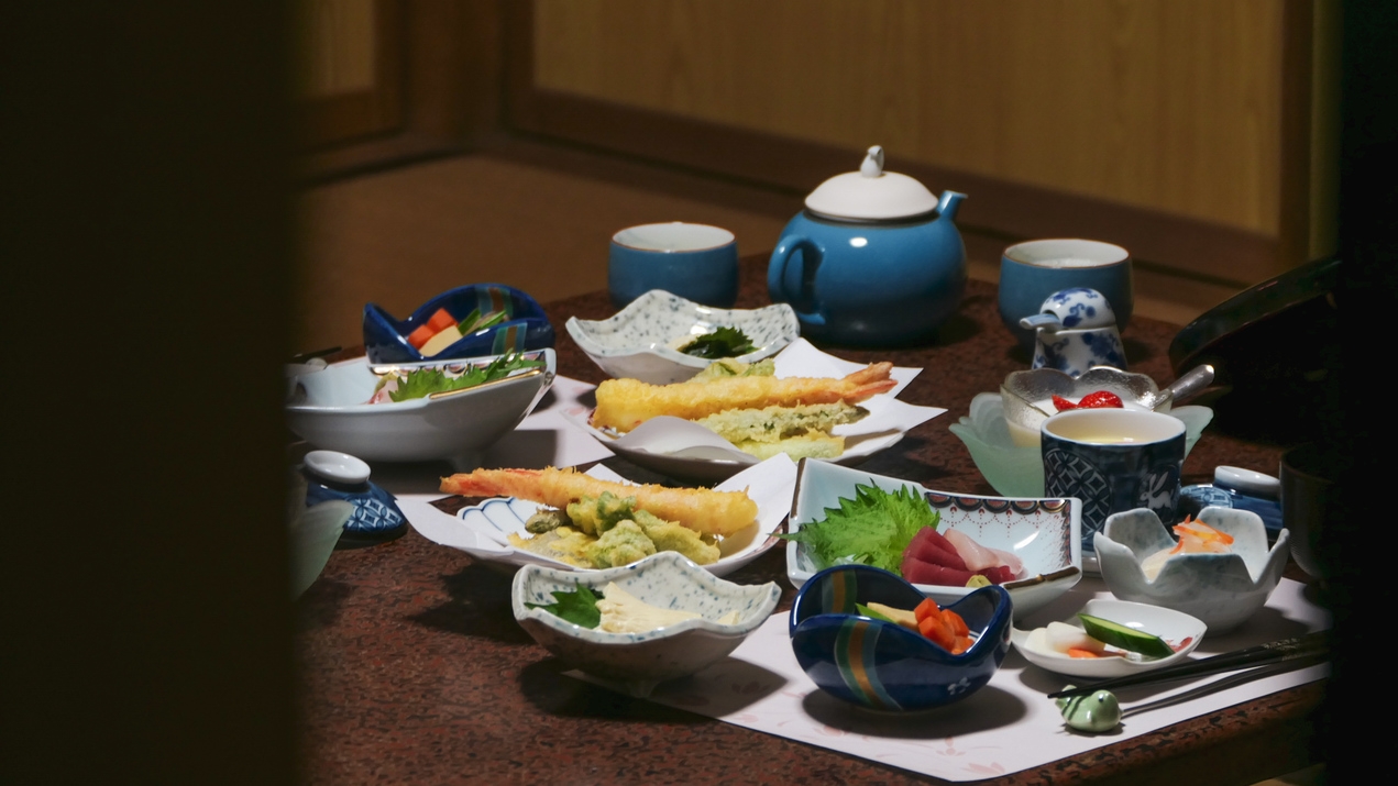 【2食付】自家製の出来立てのお豆腐が名物♪旬の野菜をふんだんに取り入れたご夕食とご朝食付きプラン