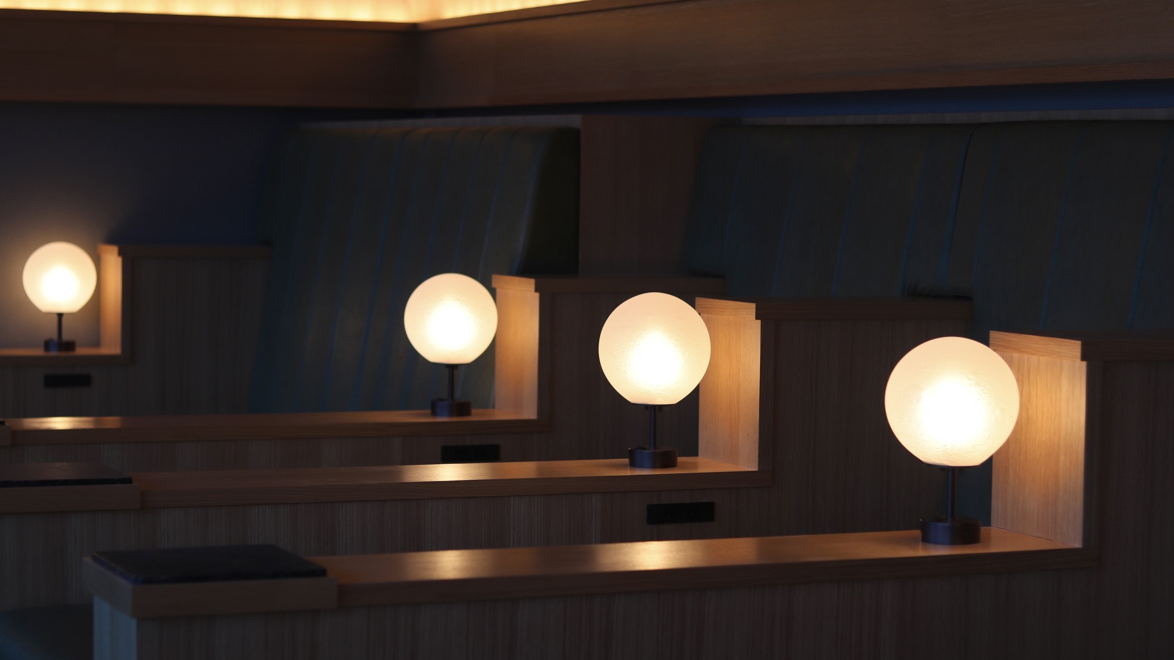 【3階ラウンジ「THE LOUNGE DAY OFF」】