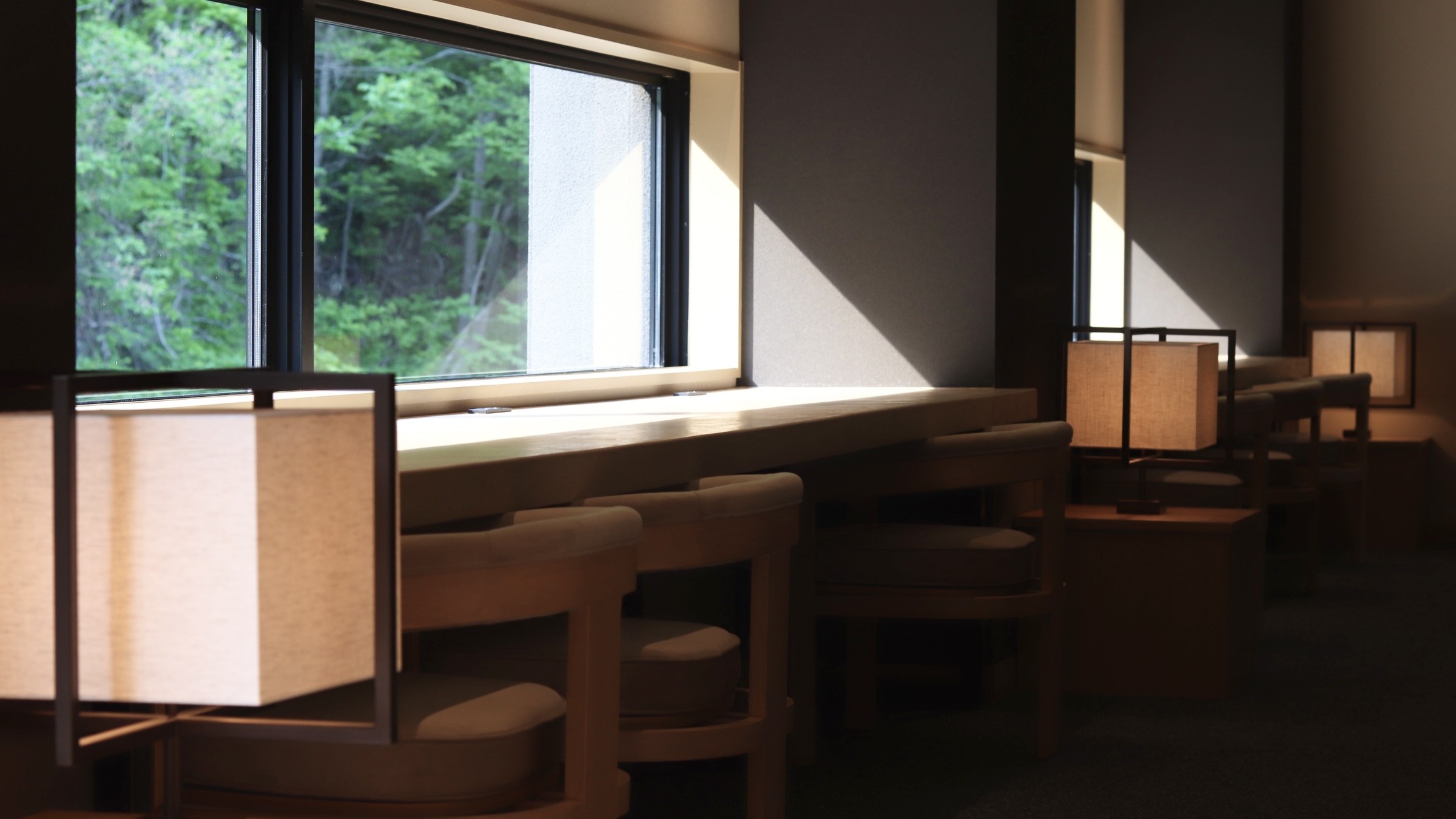 【3階ラウンジ「THE LOUNGE DAY OFF」】