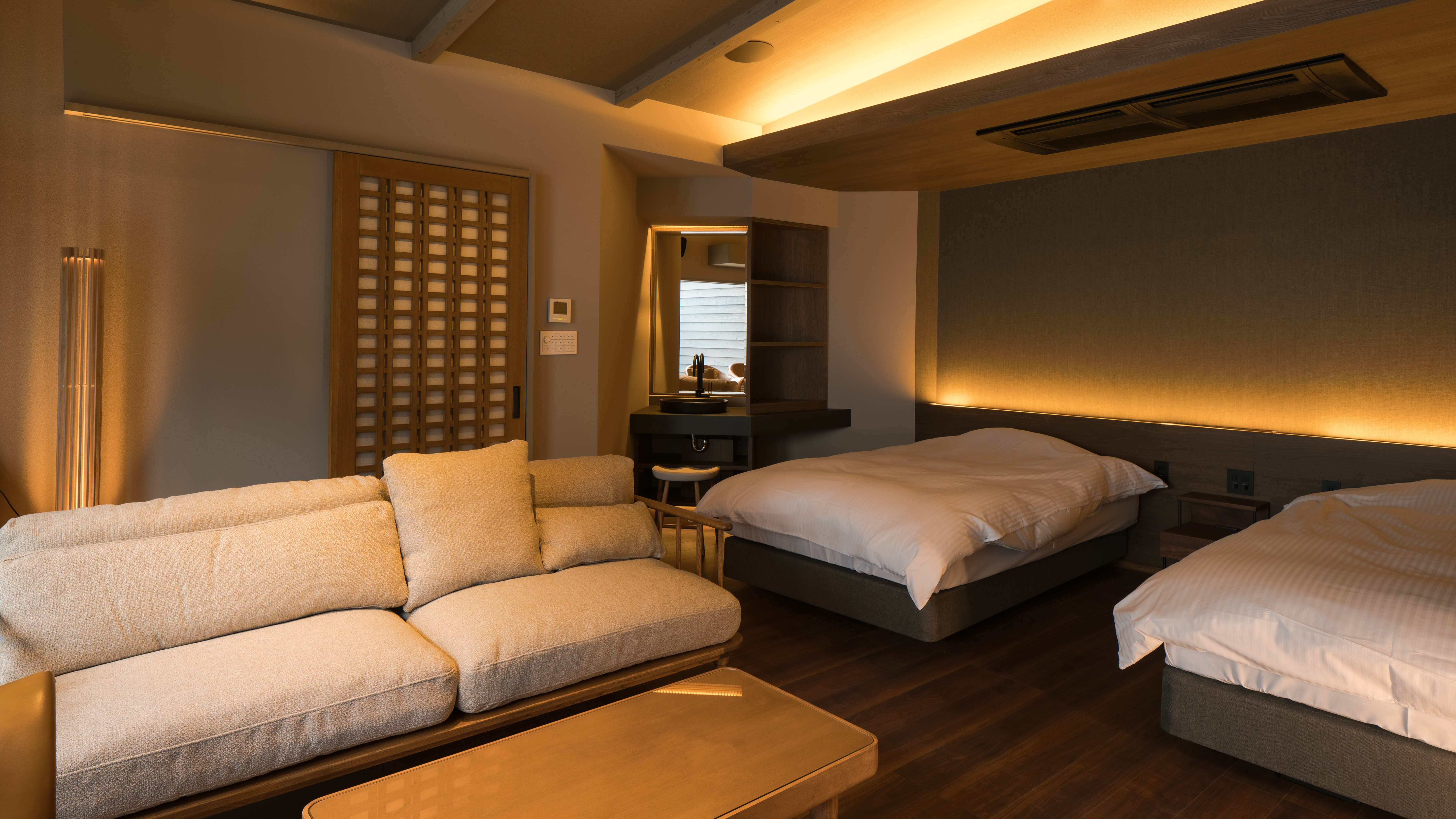 【三体川】の寝室兼リビング