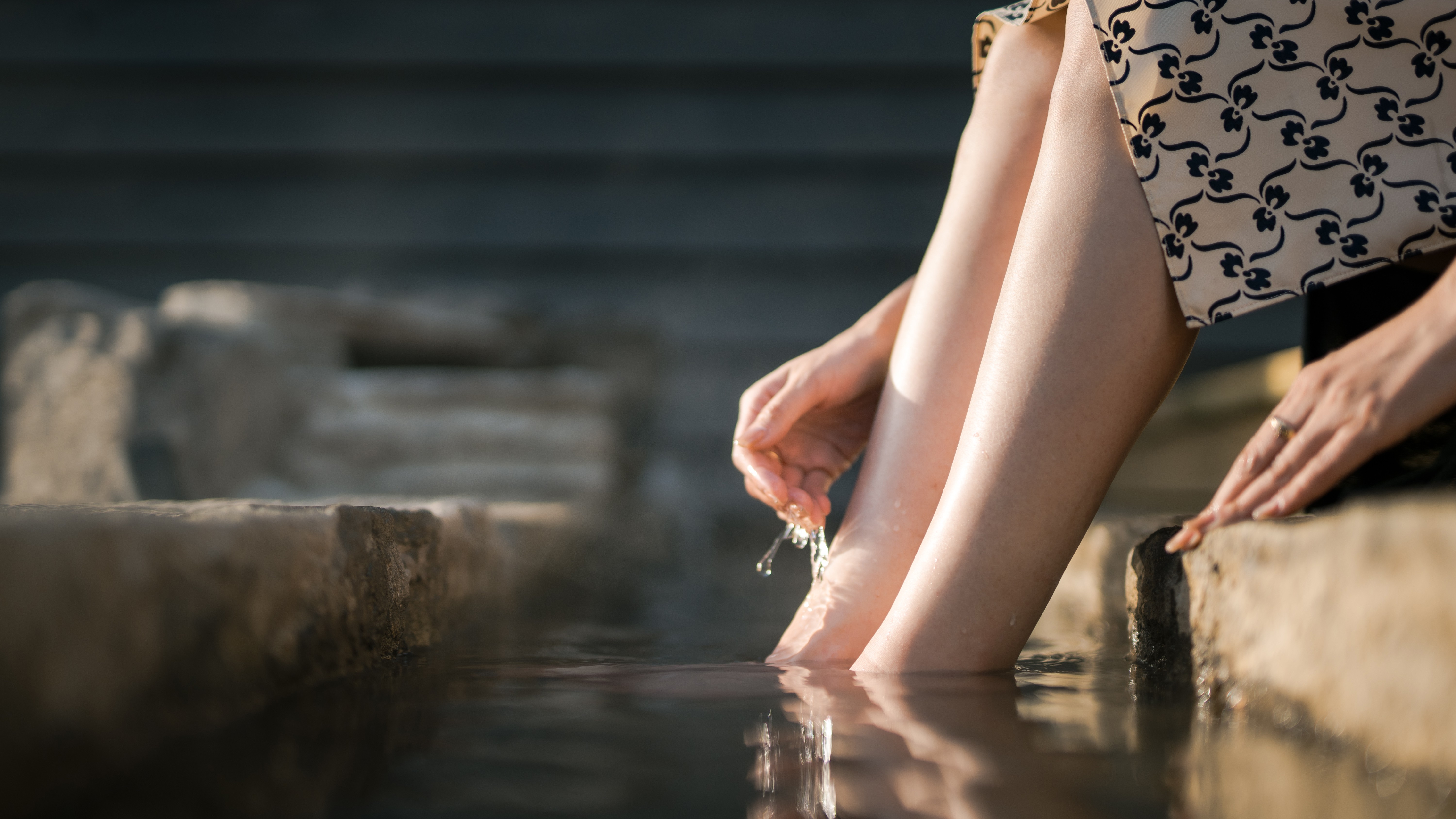 【検校川】の足湯