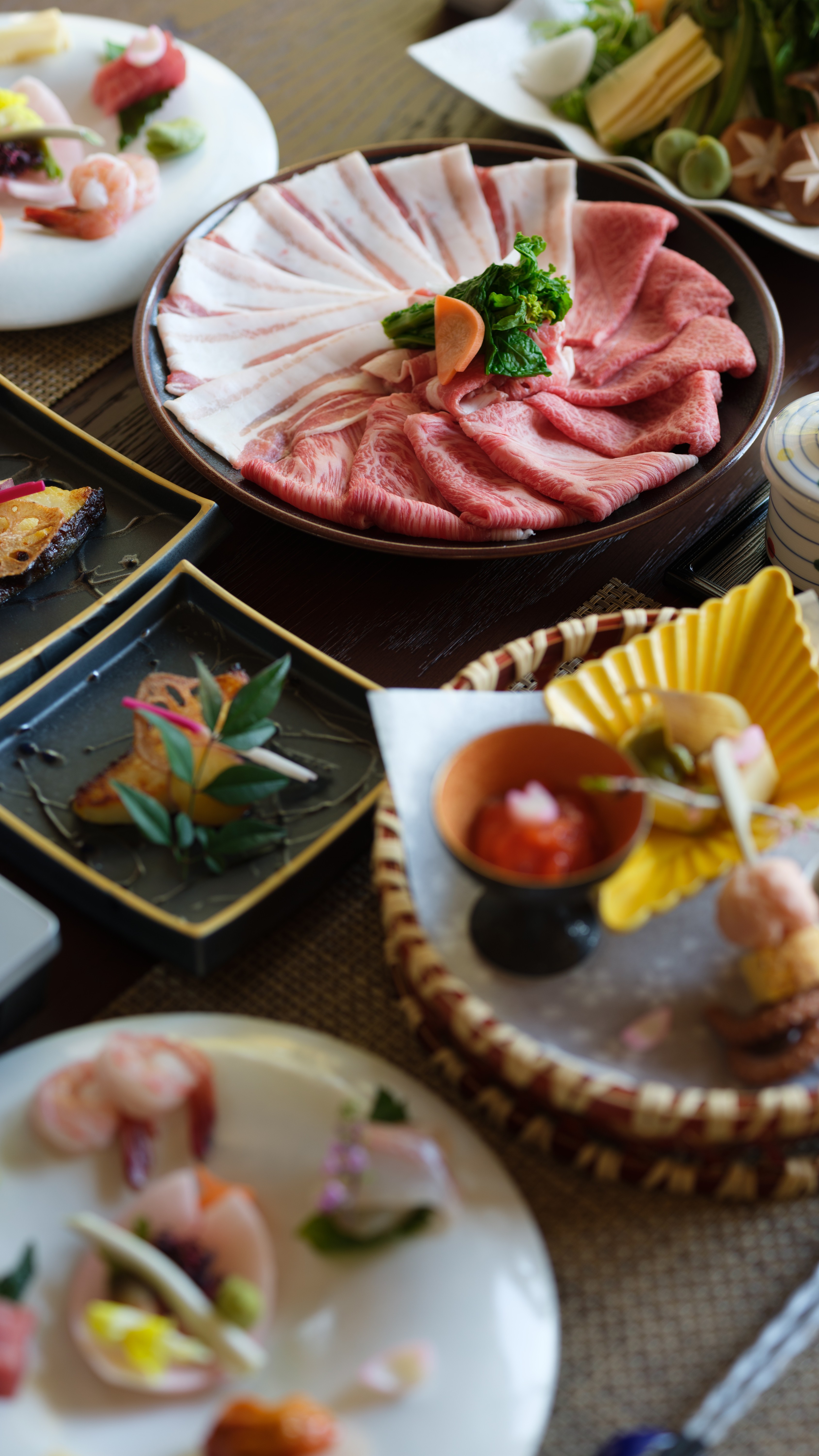 黒毛和牛と黒豚しゃぶしゃぶ会席／一例