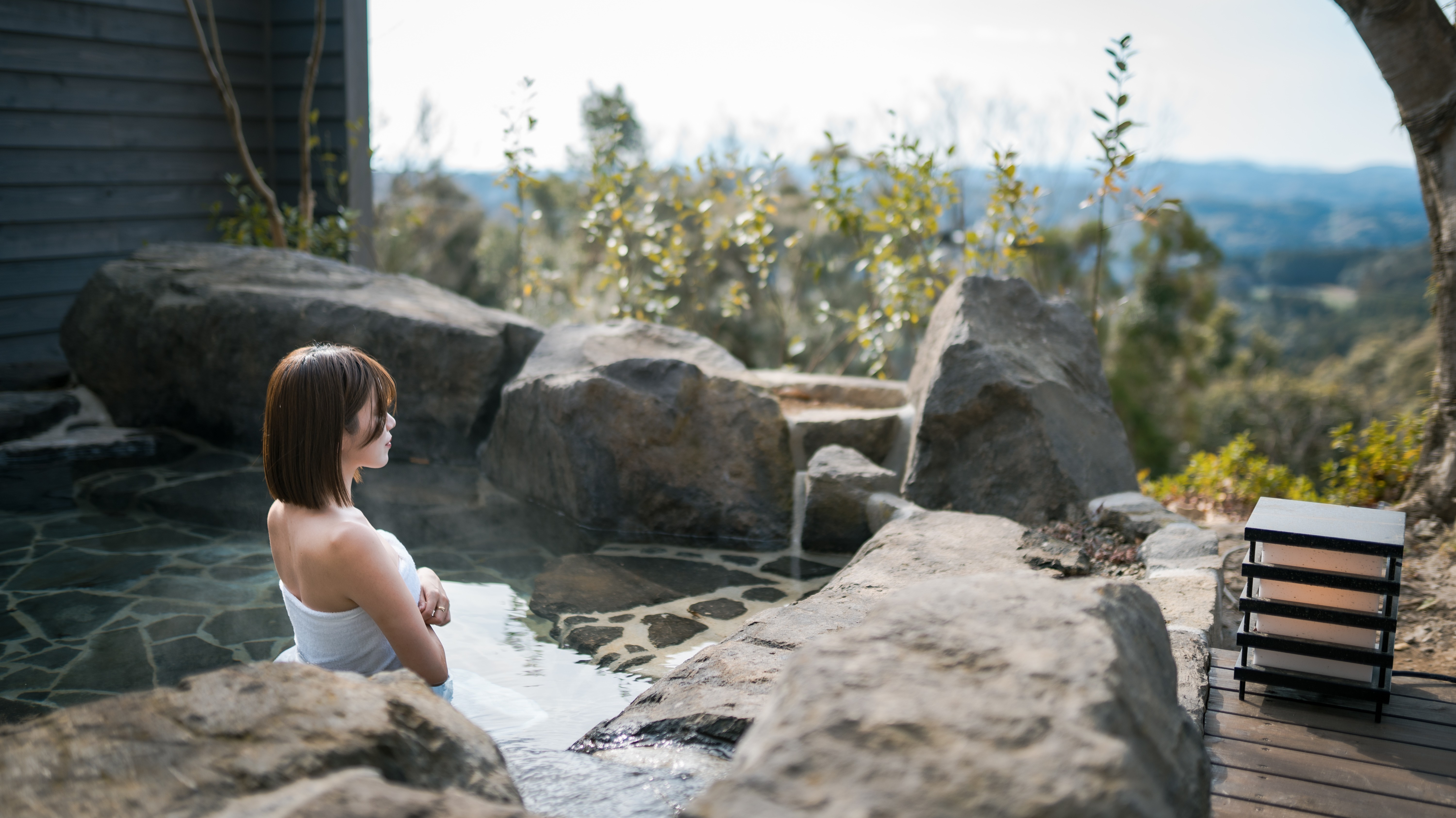 【特別室／霧島川】の露天風呂