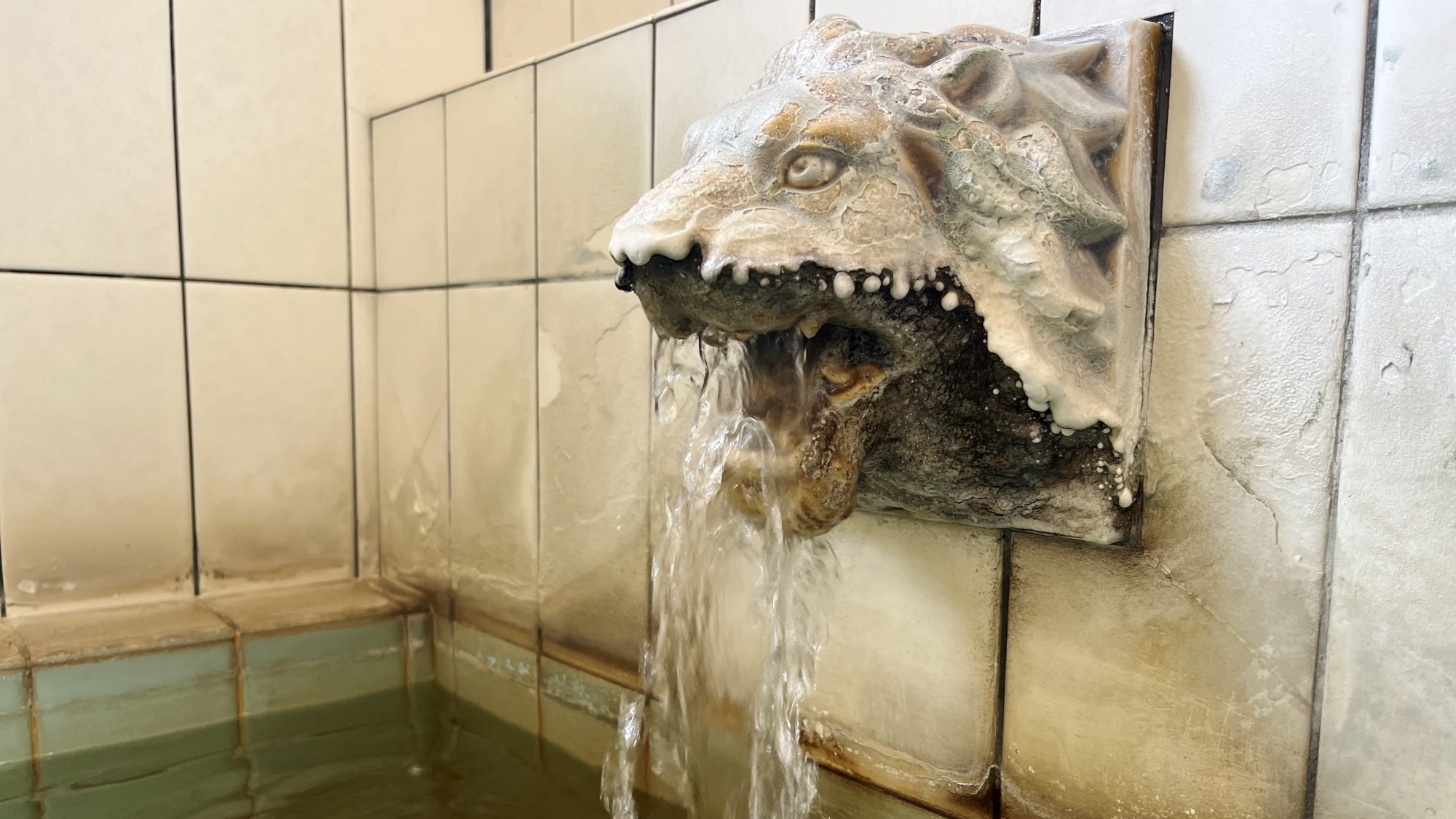 男湯　単純温泉です