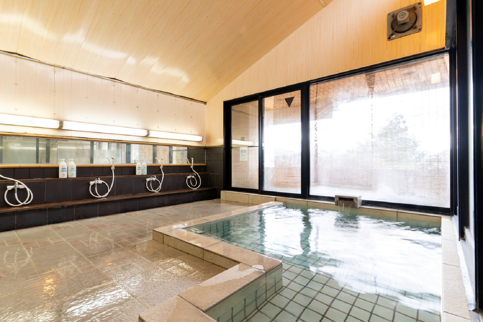 ＜女性用大浴場＞内風呂