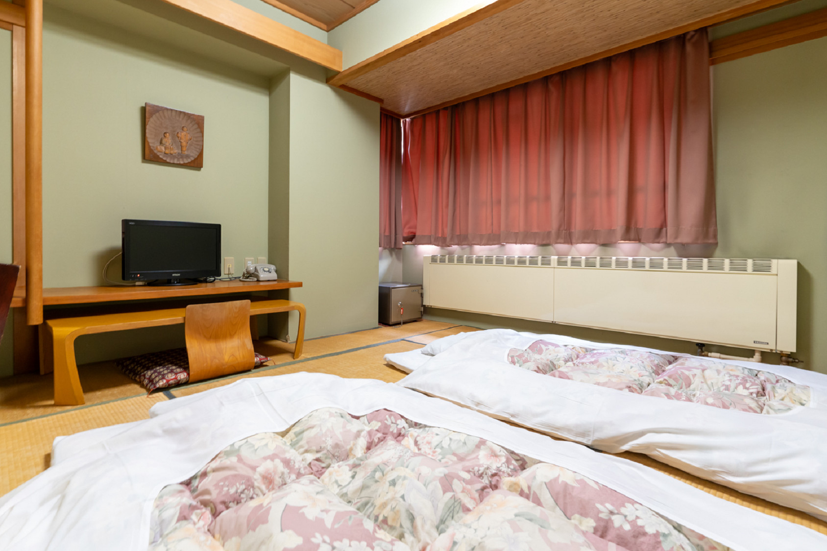 ＜客室＞本館和室6畳一例