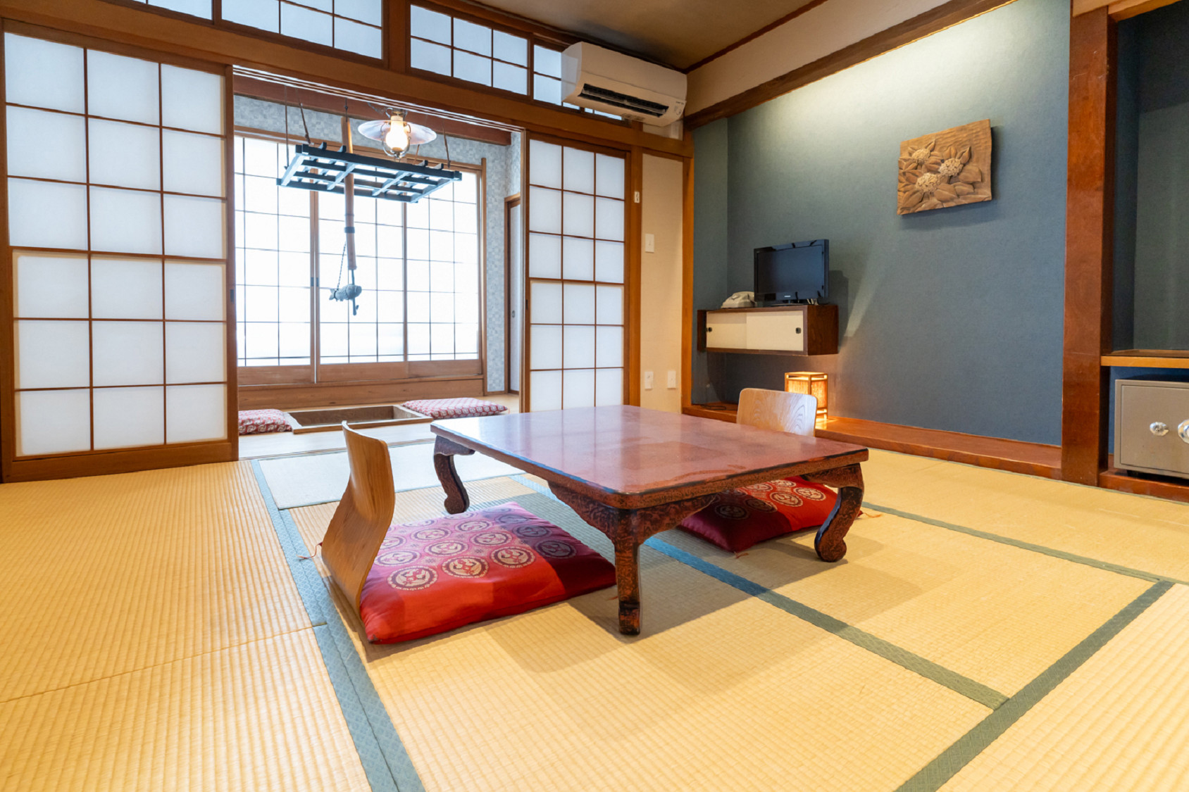 ＜客室＞本館和室8畳一例