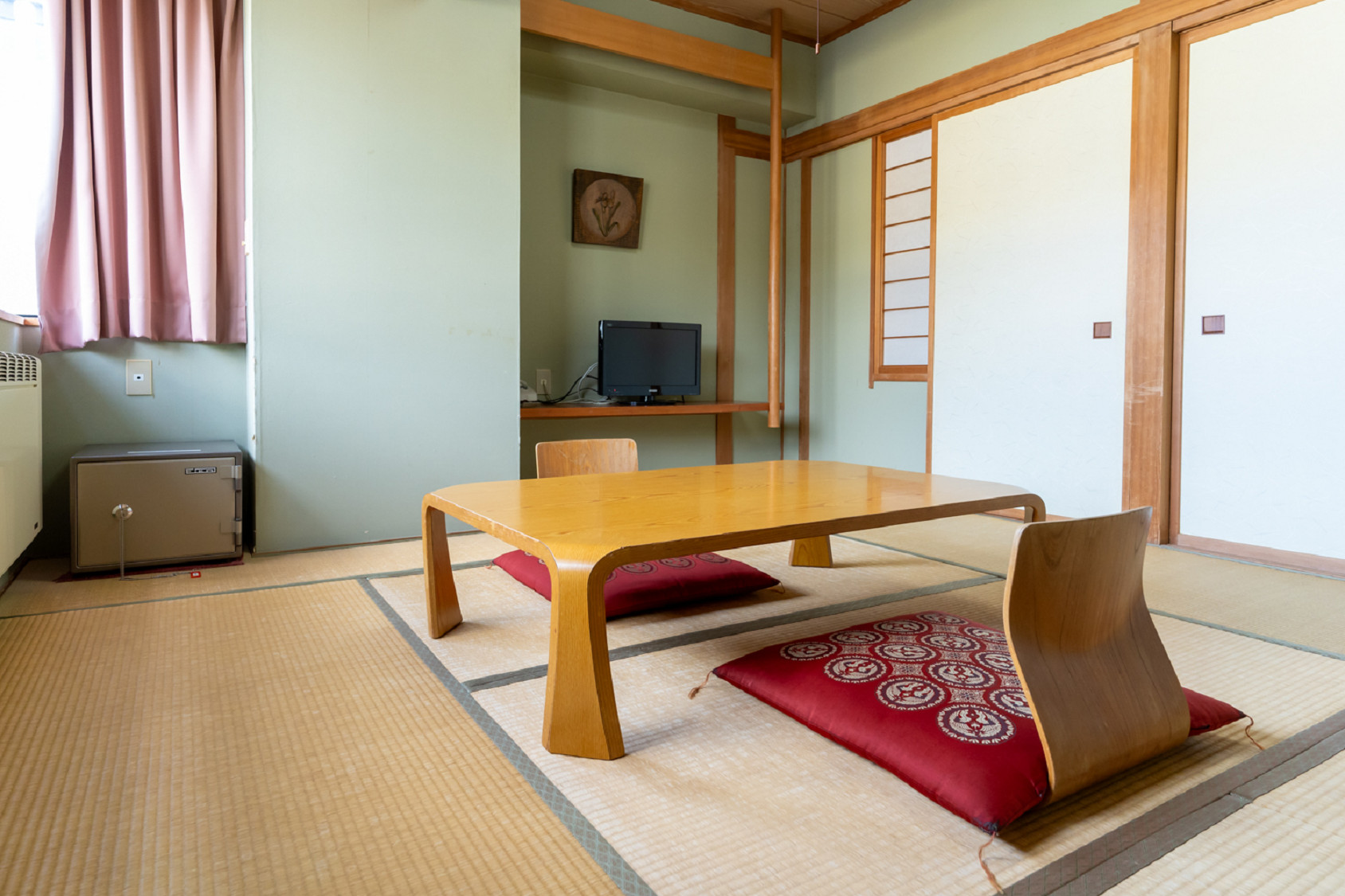 ＜客室＞本館和室6畳一例