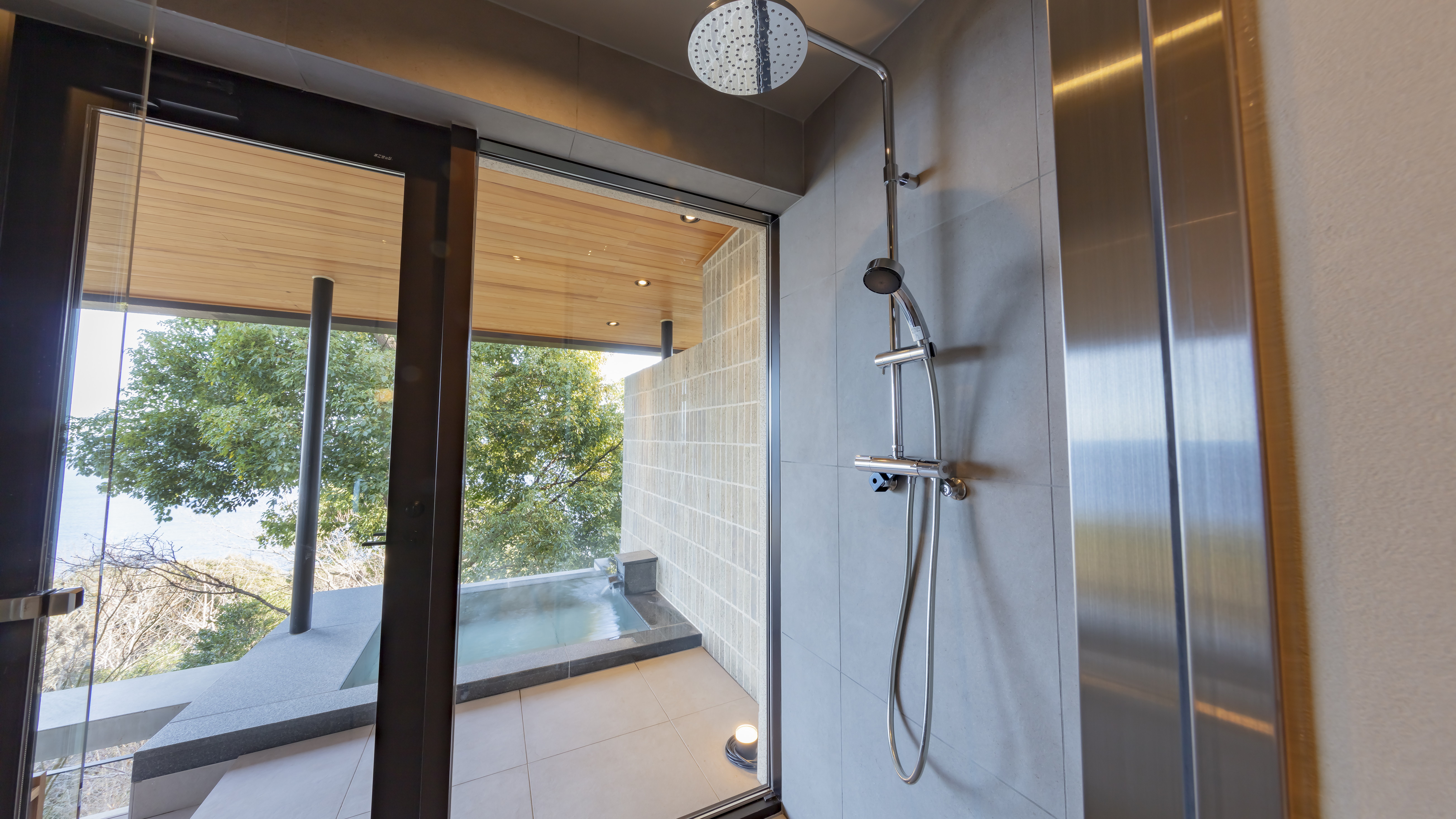 シャワーブース有(内風呂はございません)