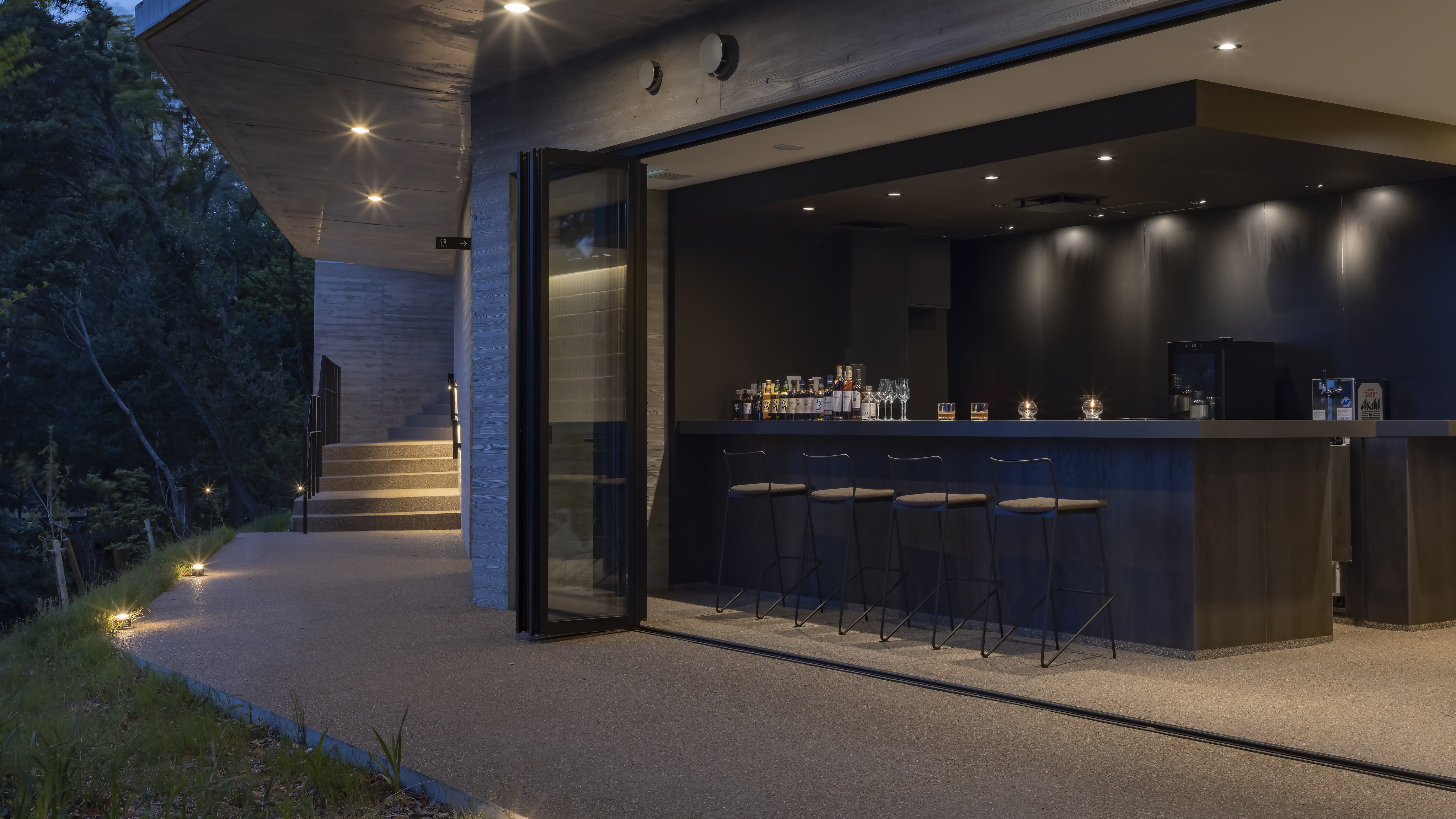 プールサイド　バー