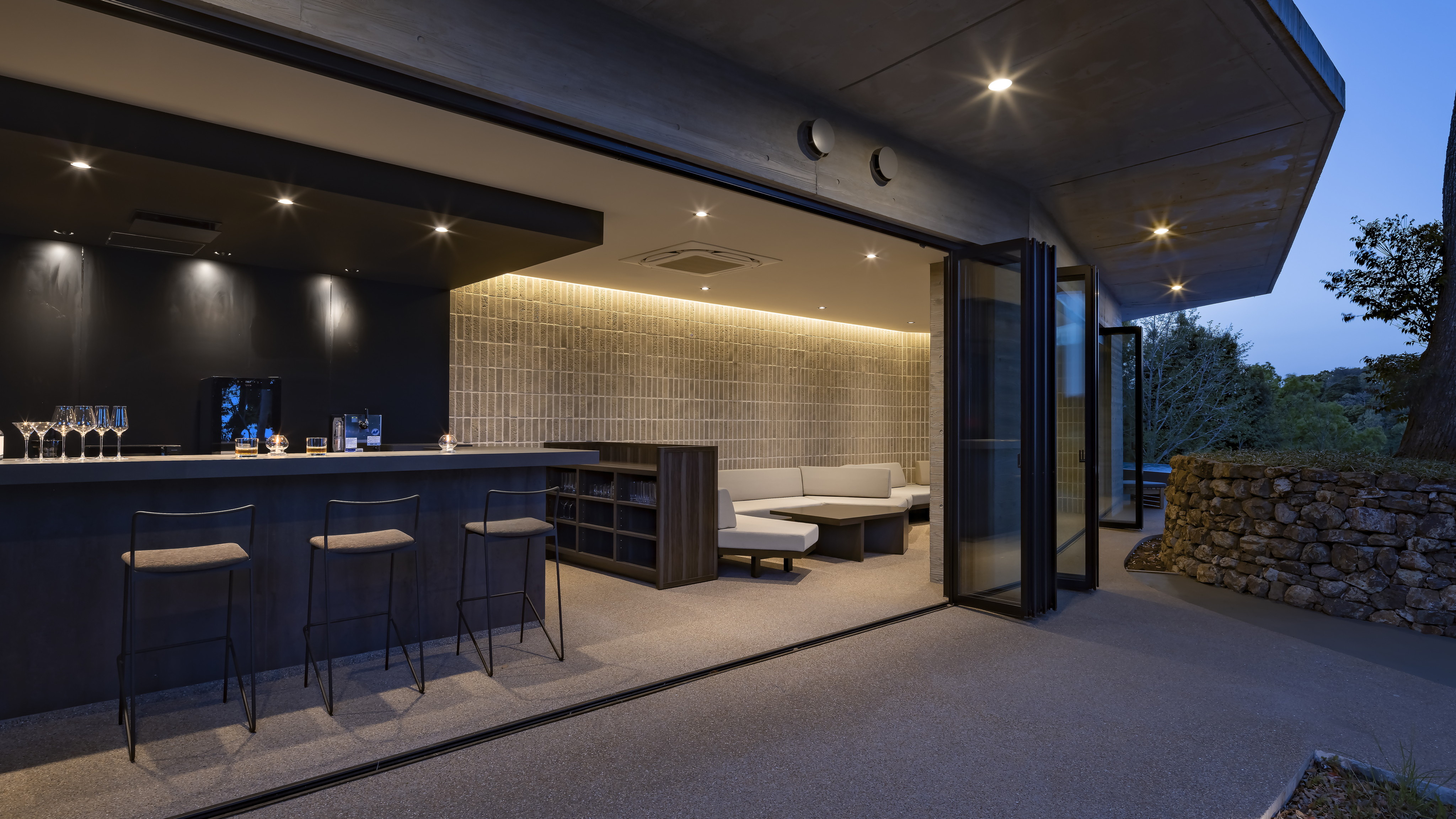 プールサイド　バー