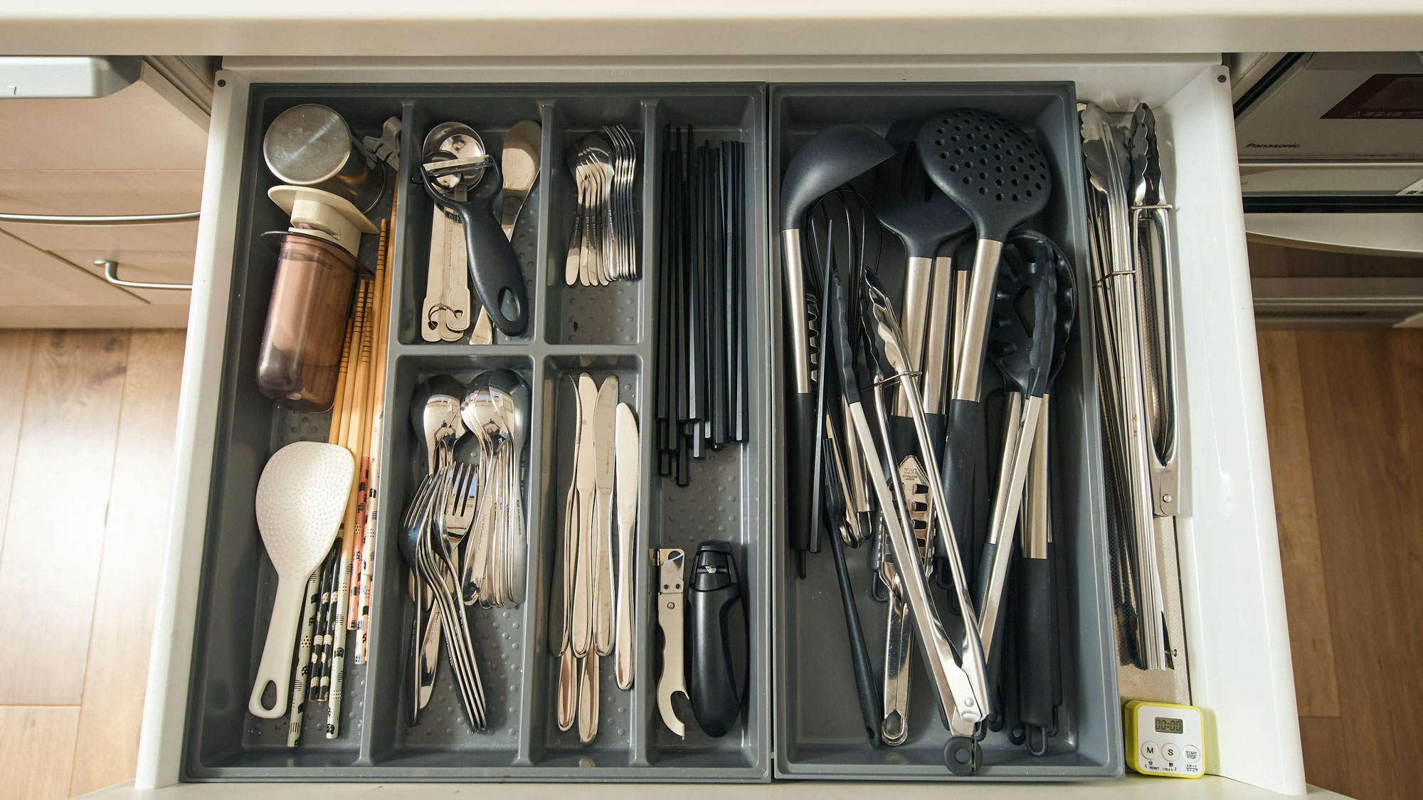 キッチン備品：カトラリー類・調理器具