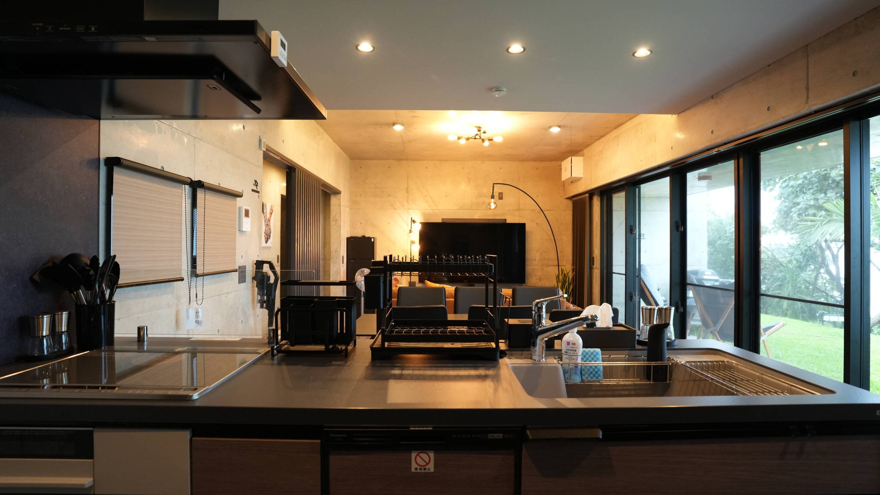 【連泊限定】居心地のよいリビング・ダイニングと充実の家電で暮らすような滞在