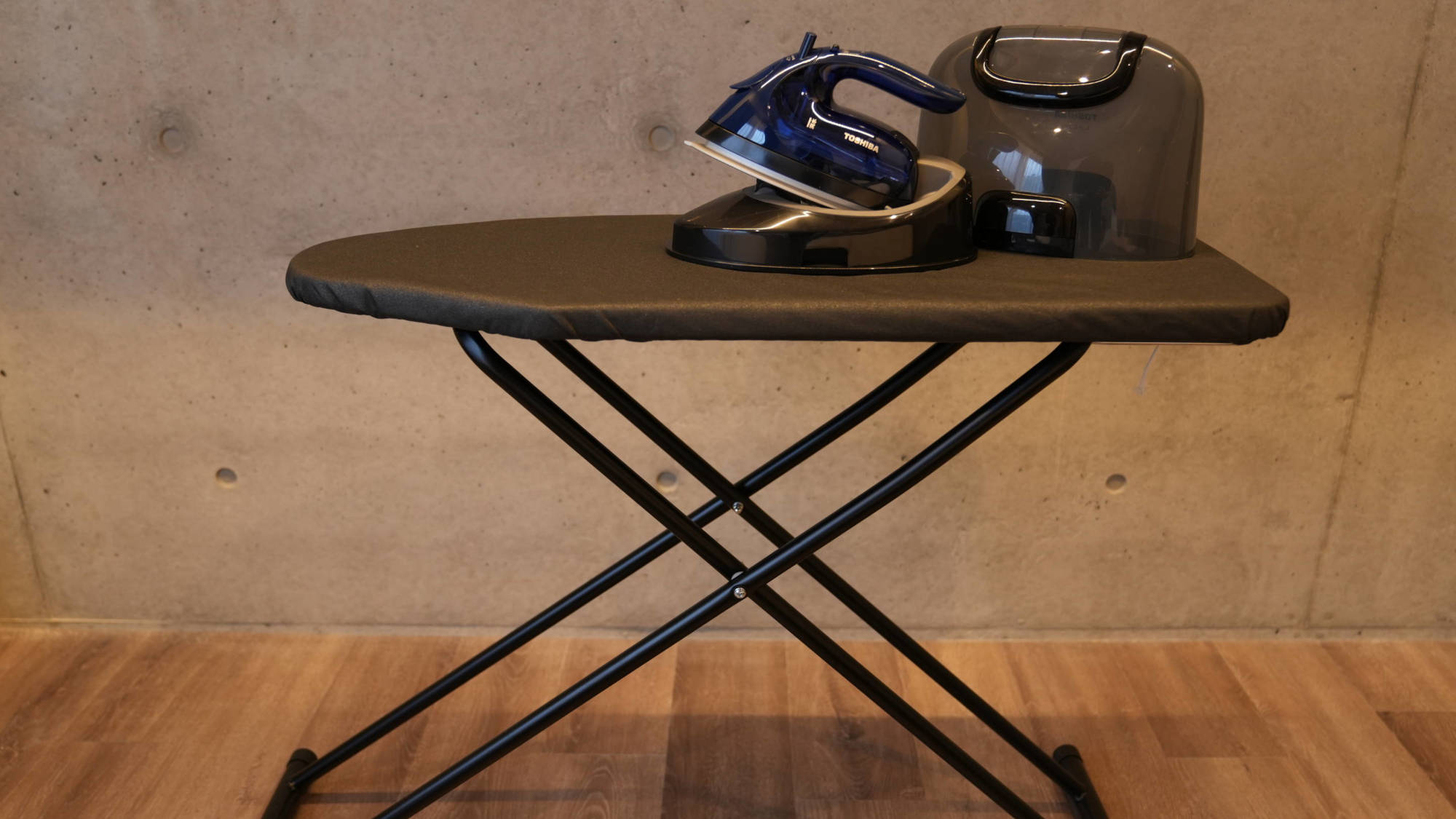 部屋備品：アイロン・アイロン台