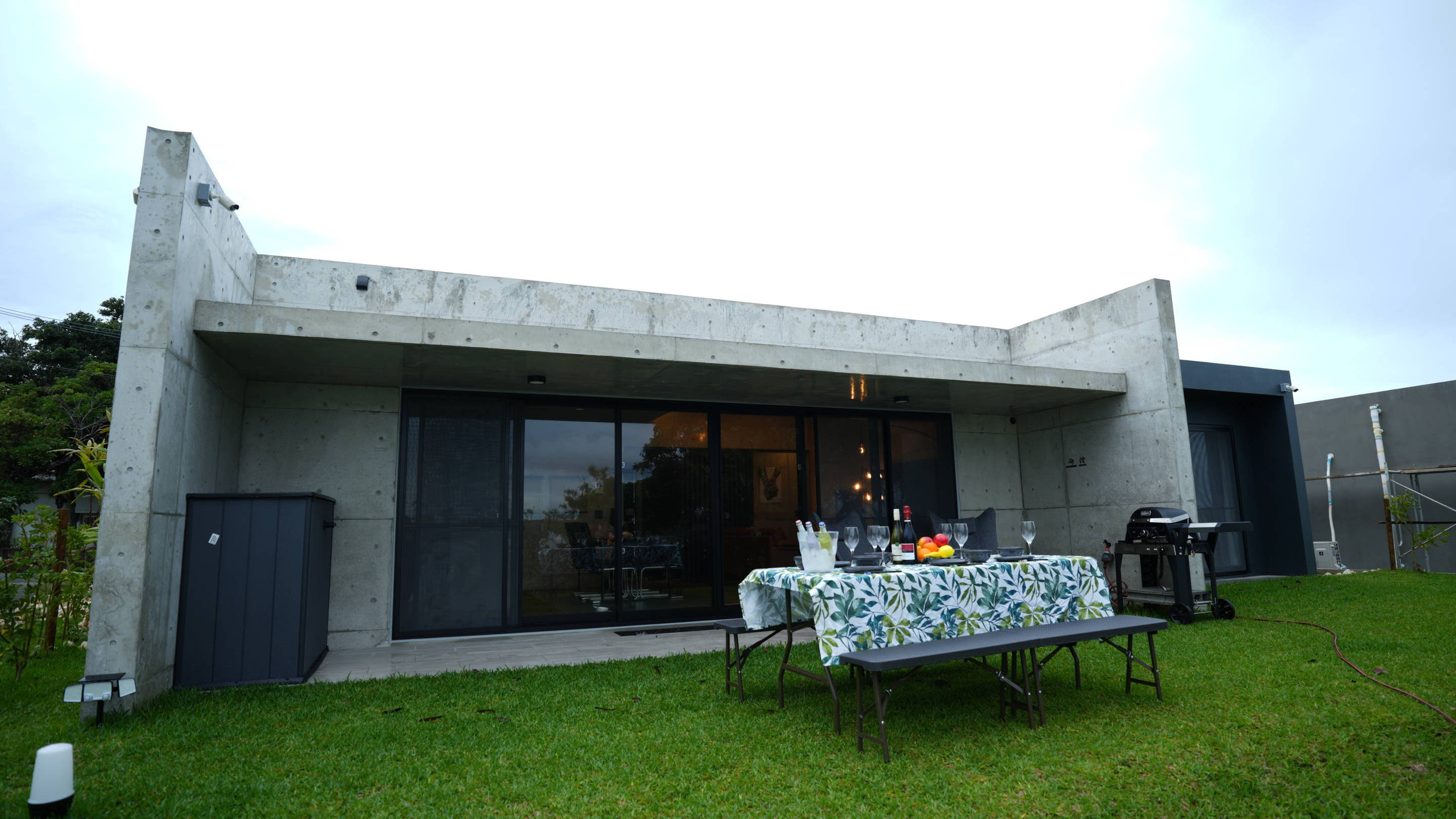 ガーデン側外観