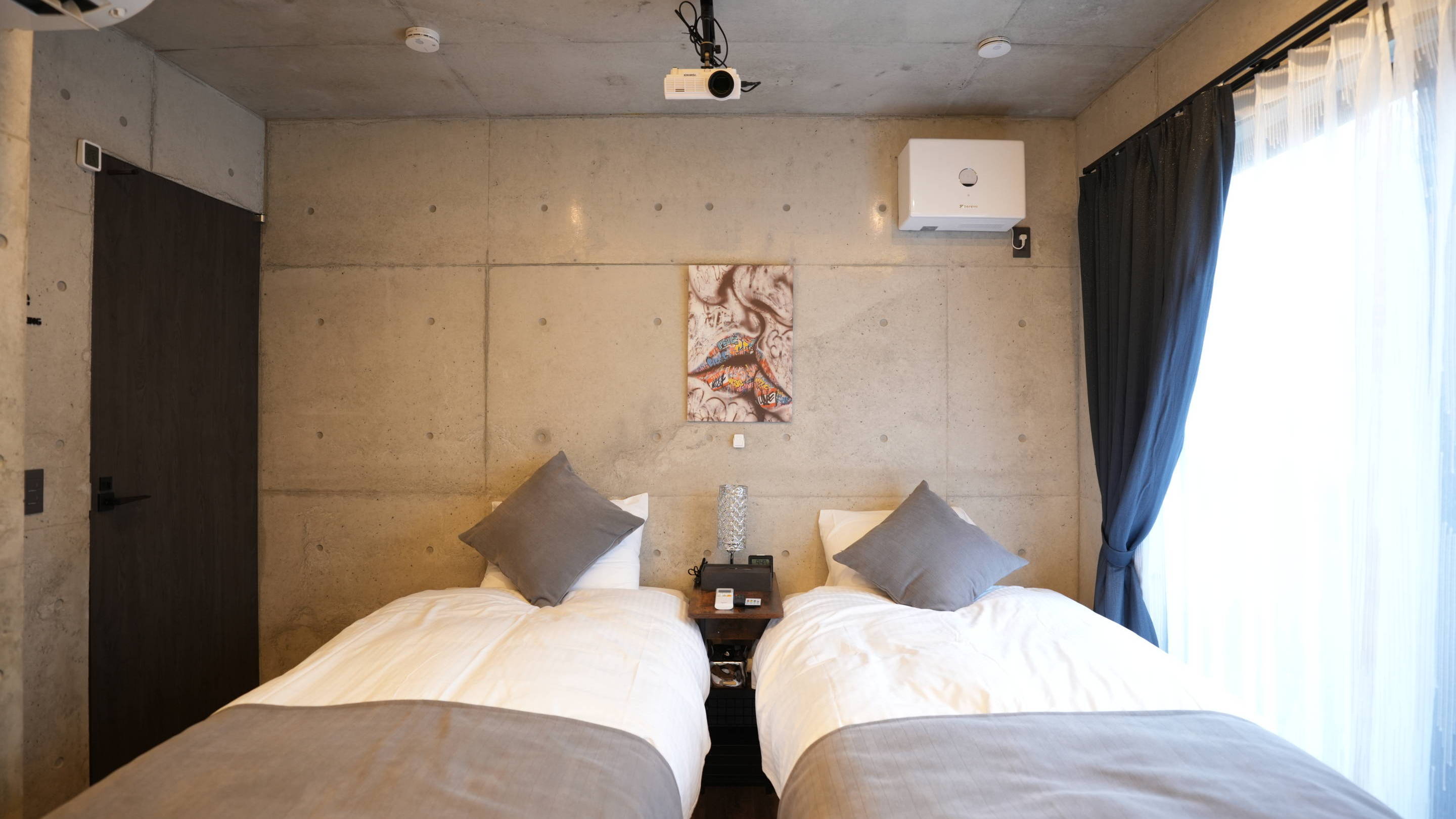 寝室2：シングルベッド&times;2