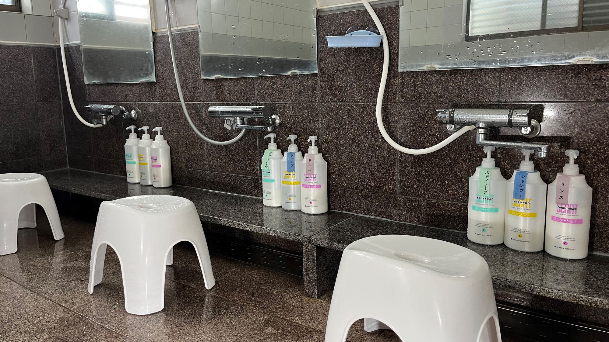 #お風呂　浴室の洗い場は3ケ所ございます