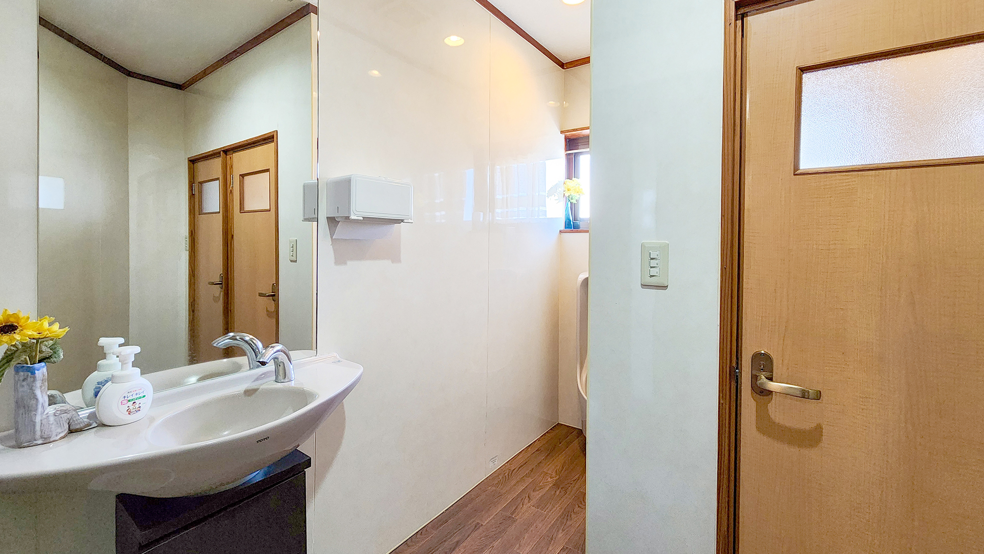 #共用トイレ　安心してご利用いただけるよういつも清潔さを保っております