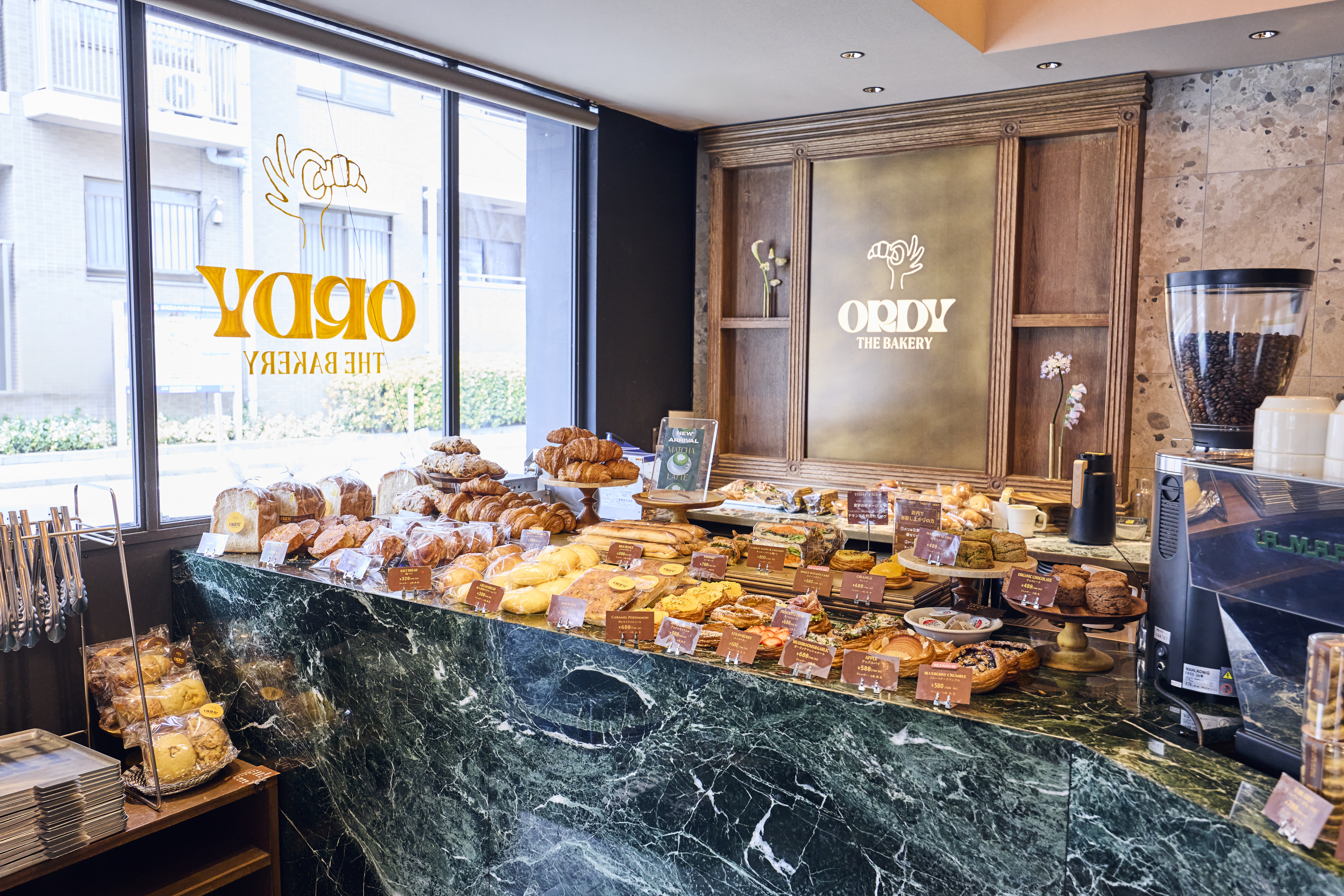 こだわりが詰まったベーカリー「ORLO THE BAKERY」では毎朝焼きたてのパンを提供しています