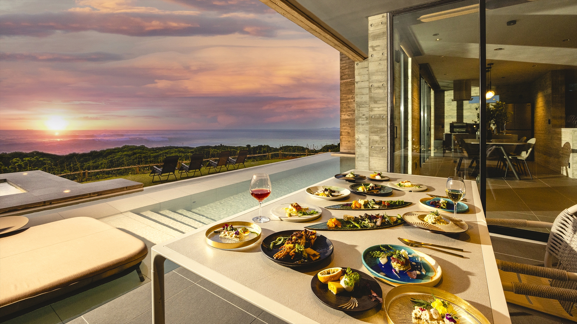 ｜TERRACE｜サンセットを楽しみながら美食を味わう極上の休日――。