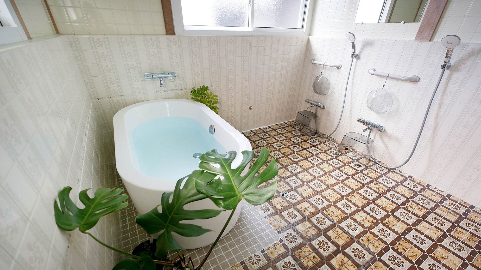 【素泊まり】柚子の香と木の温もり。世界と繋がる癒やしの宿でゆったりステイ！お遍路宿にぴったり