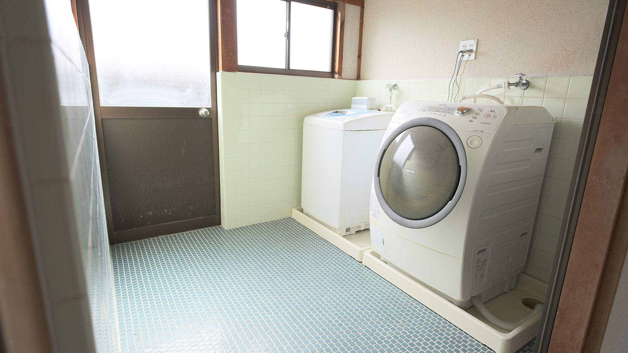 ・【洗濯機】連泊での滞在も安心。旅行中でも暮らすようにお過ごしいただけます