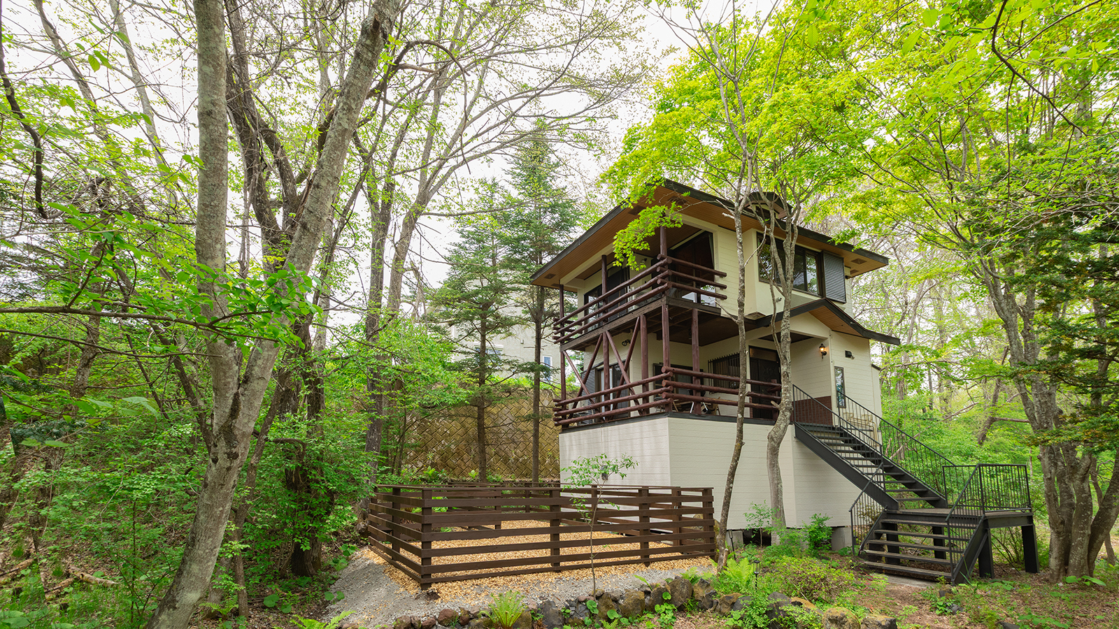 プライベートドッグラン付き一棟貸しコテージ