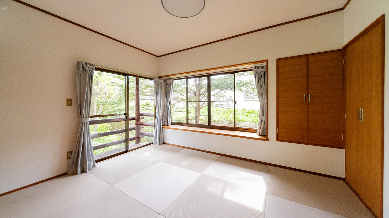 寝室（布団3組）