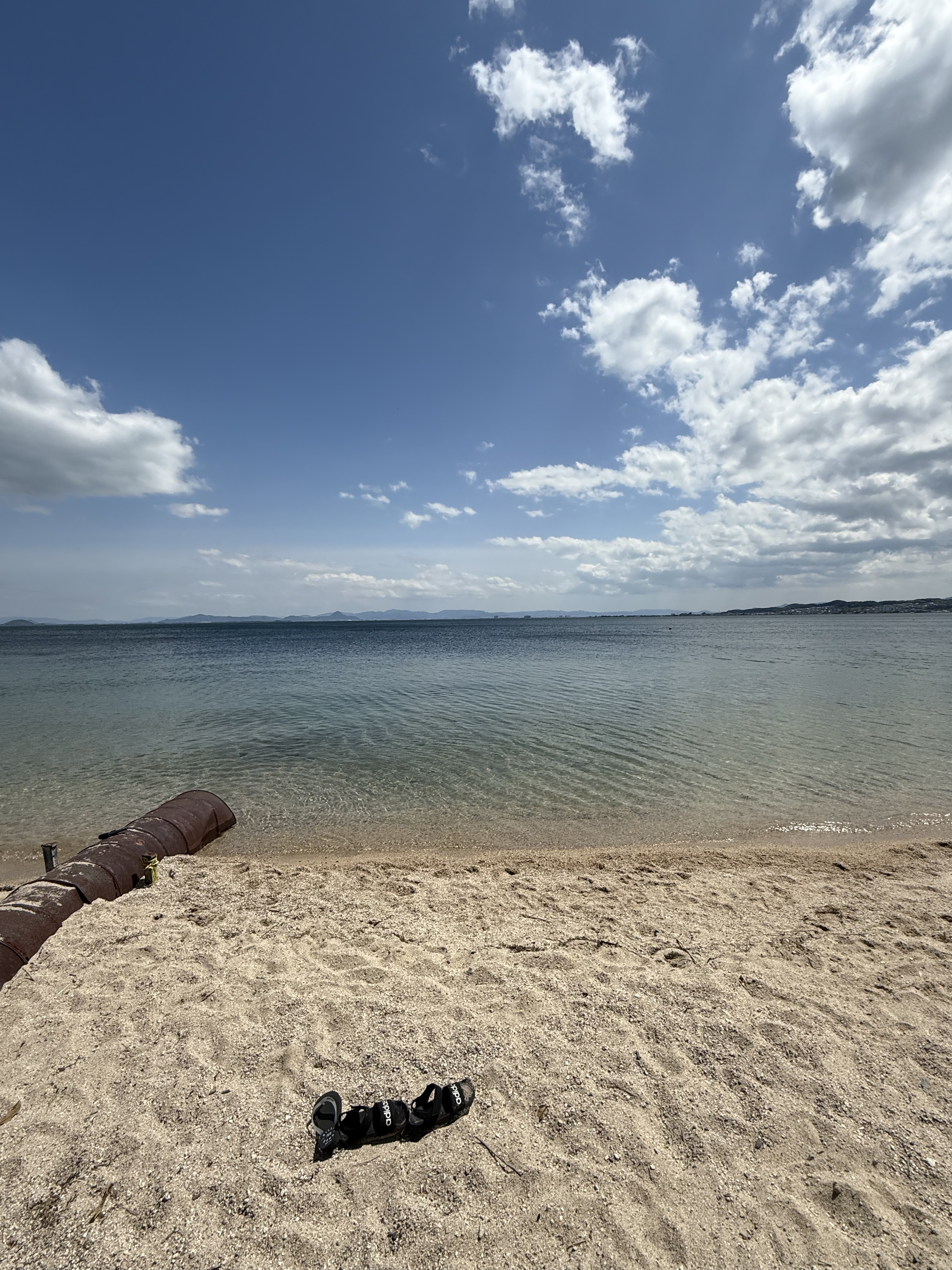 小道を10秒歩けば絶景が広がります。