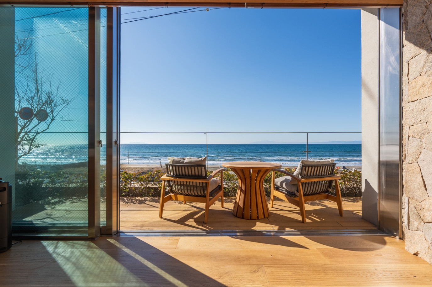 ＜夕食（外食予約）付き＞ ビーチサイドヴィラ・プライベートステイ