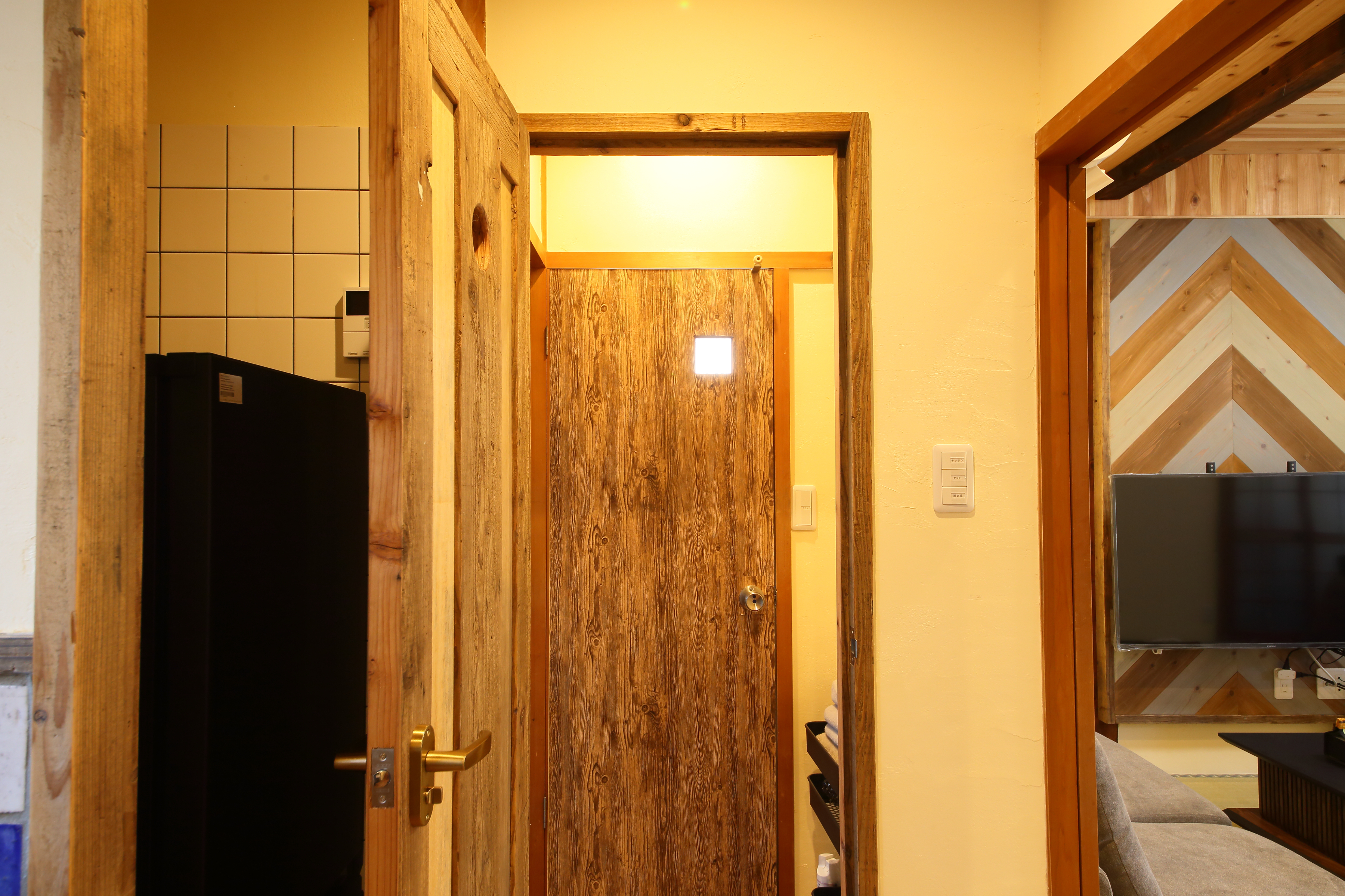 トイレ・バスルームに通ずるドア