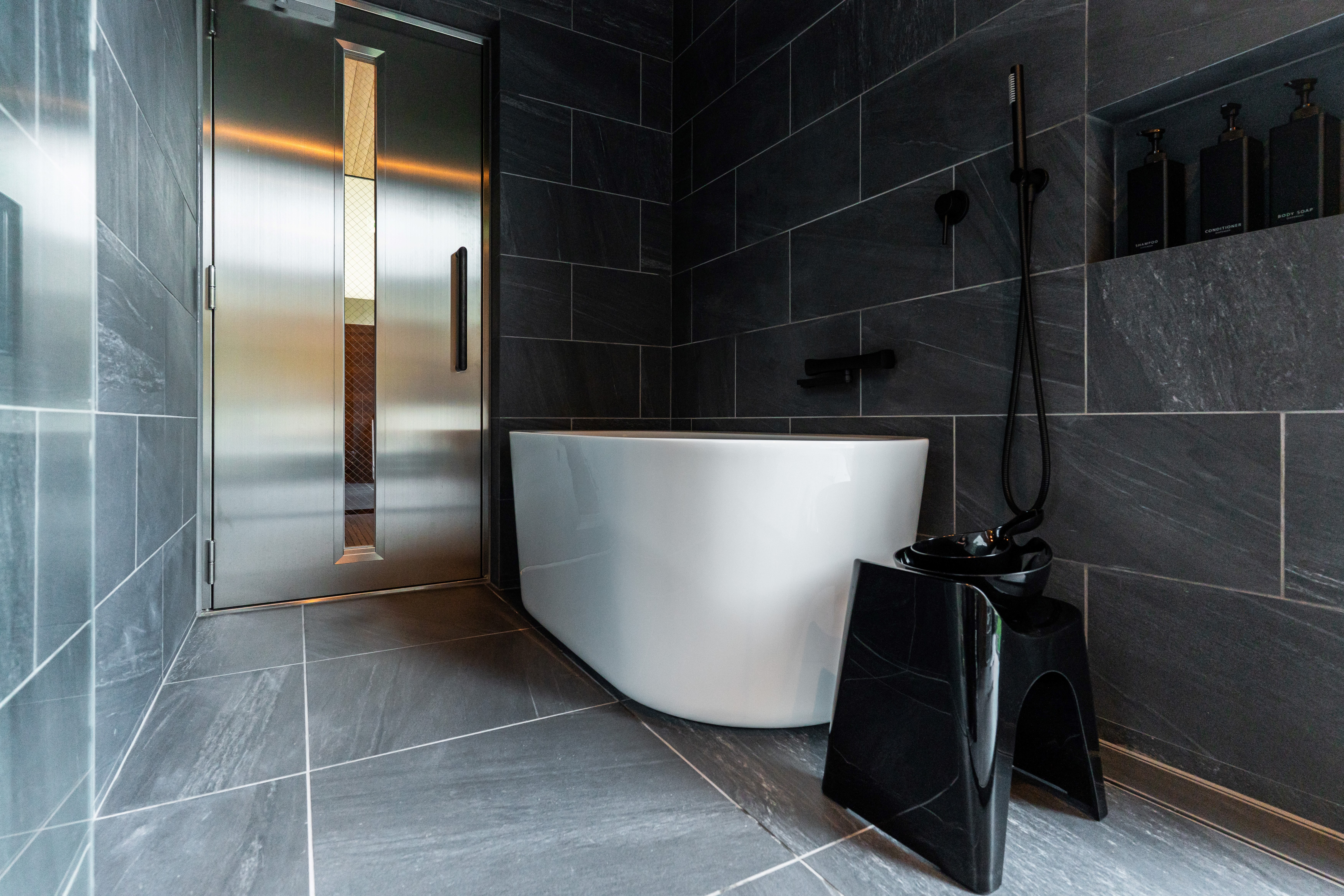 サウナ　水風呂