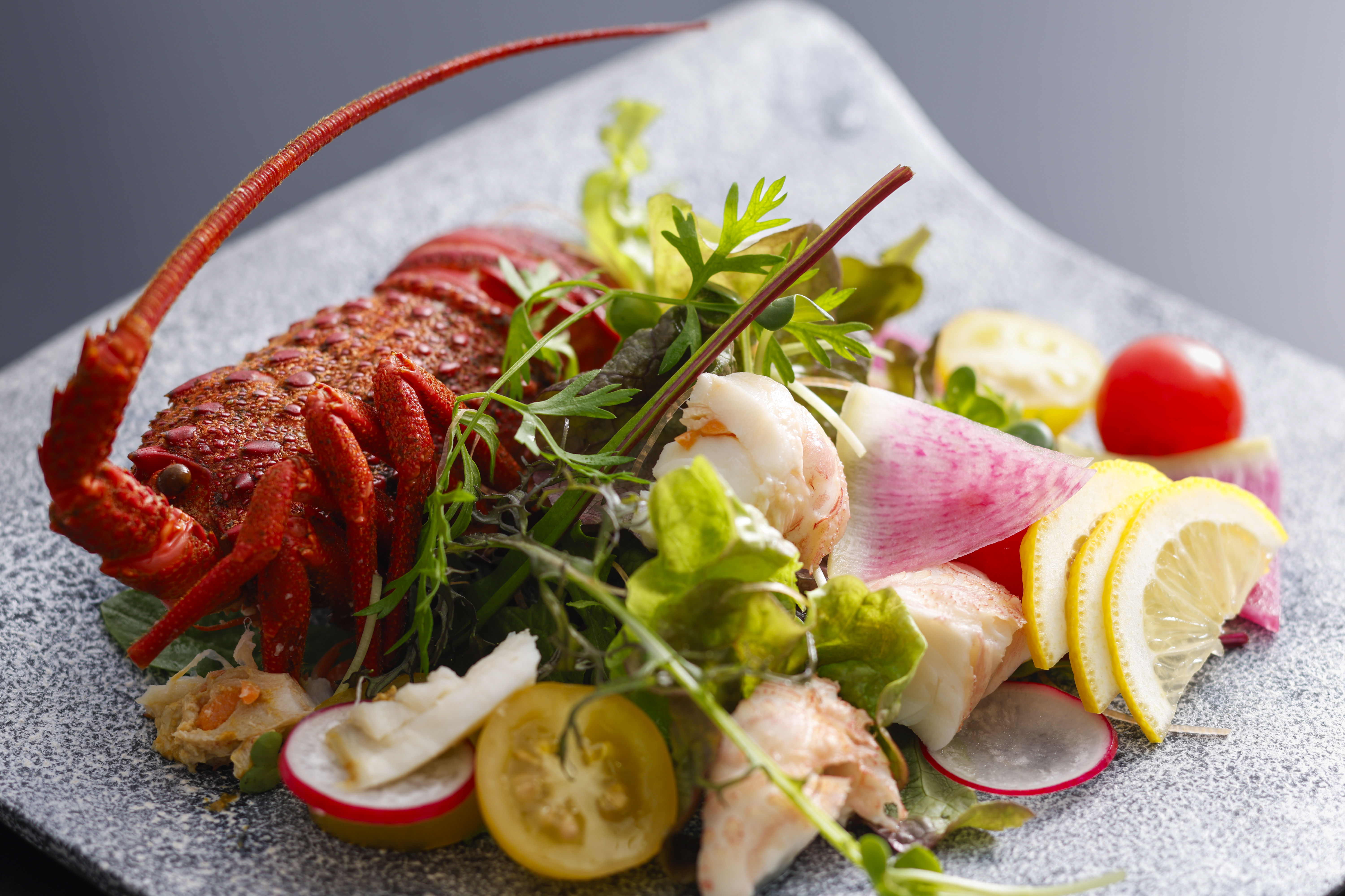 伊勢海老など料理長厳選の食材を使った別注料理の一例