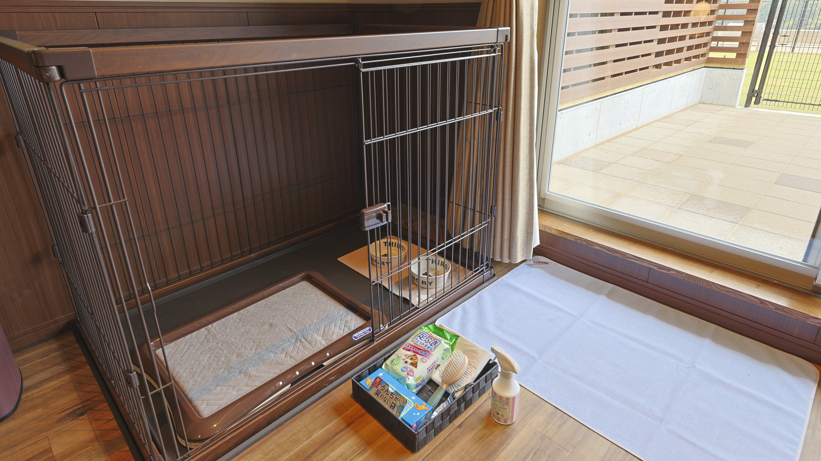 ワンちゃんルームのケージとアメニティ