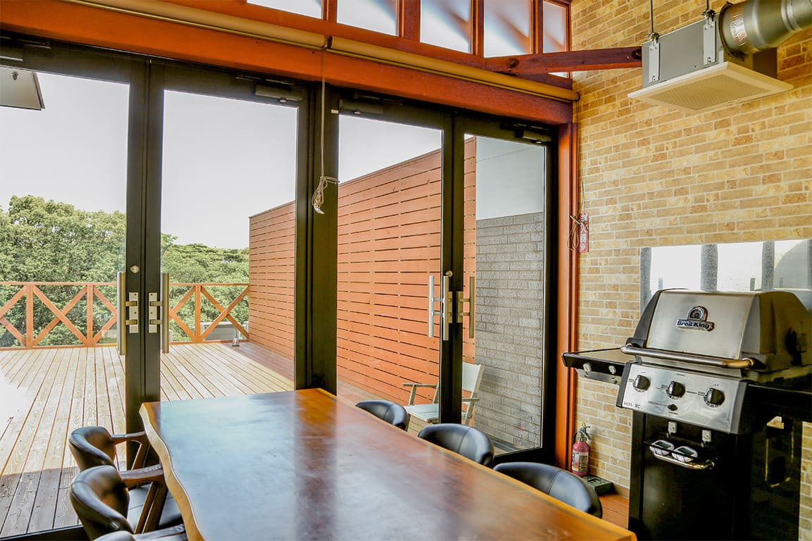 【BBQ設備】冷暖房完備のBBQスペースで快適にご家族やご友人との時間を