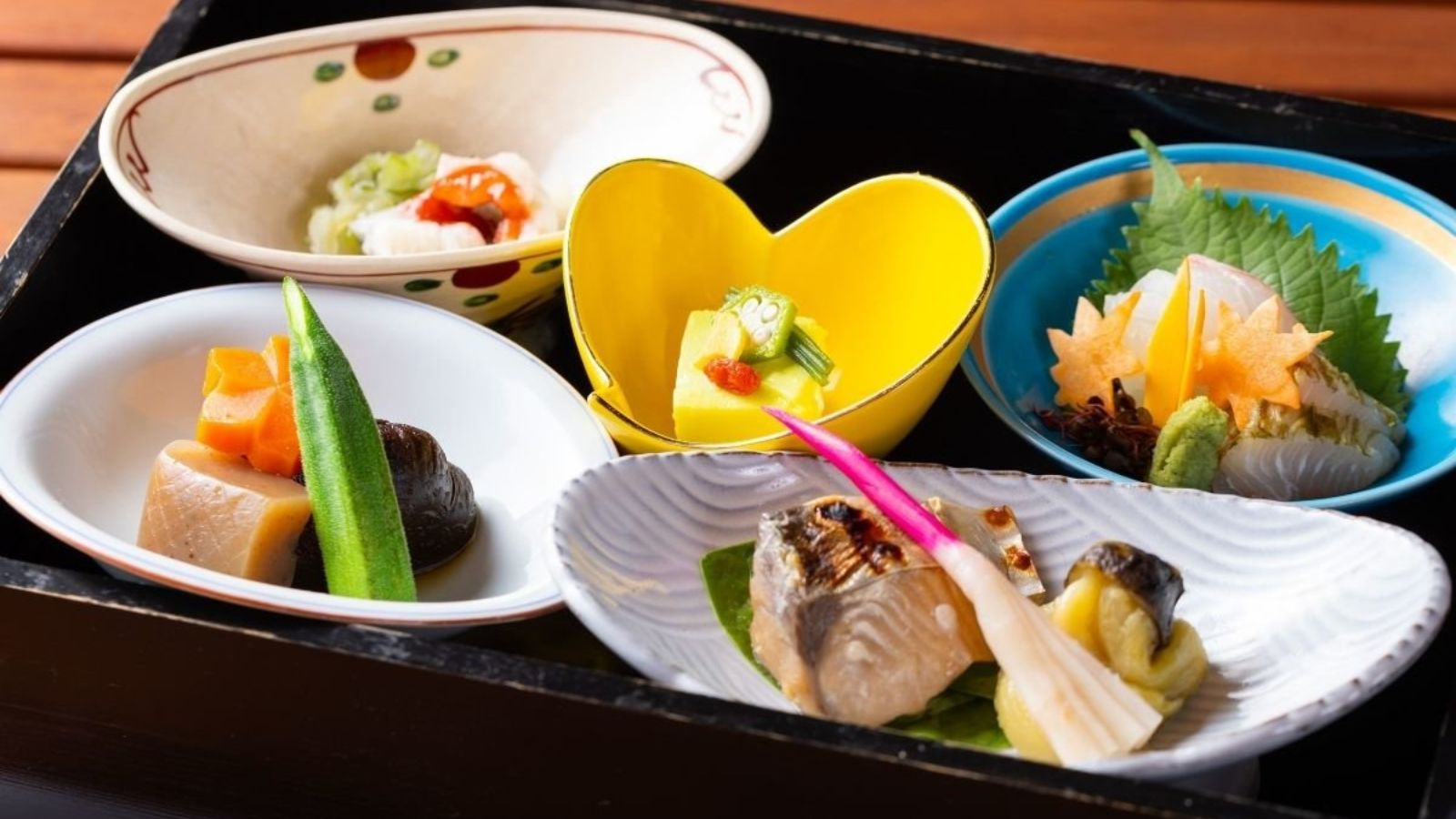 【食事一例】旬の風味が詰まった会席料理で、季節感を堪能