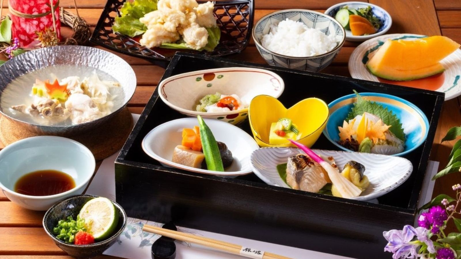 【会席一例：四季彩会席】旬の食材を生かした会席料理、鮮やかな味覚で満たされる